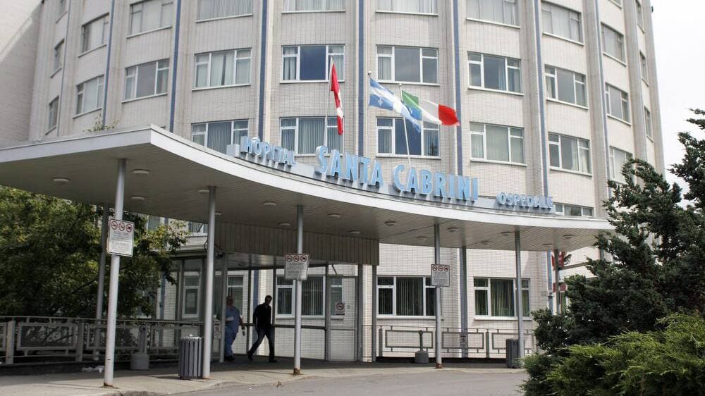 À Montréal, l’Hôpital Santa Cabrini a fermé une salle d’opération, faute de personnel.