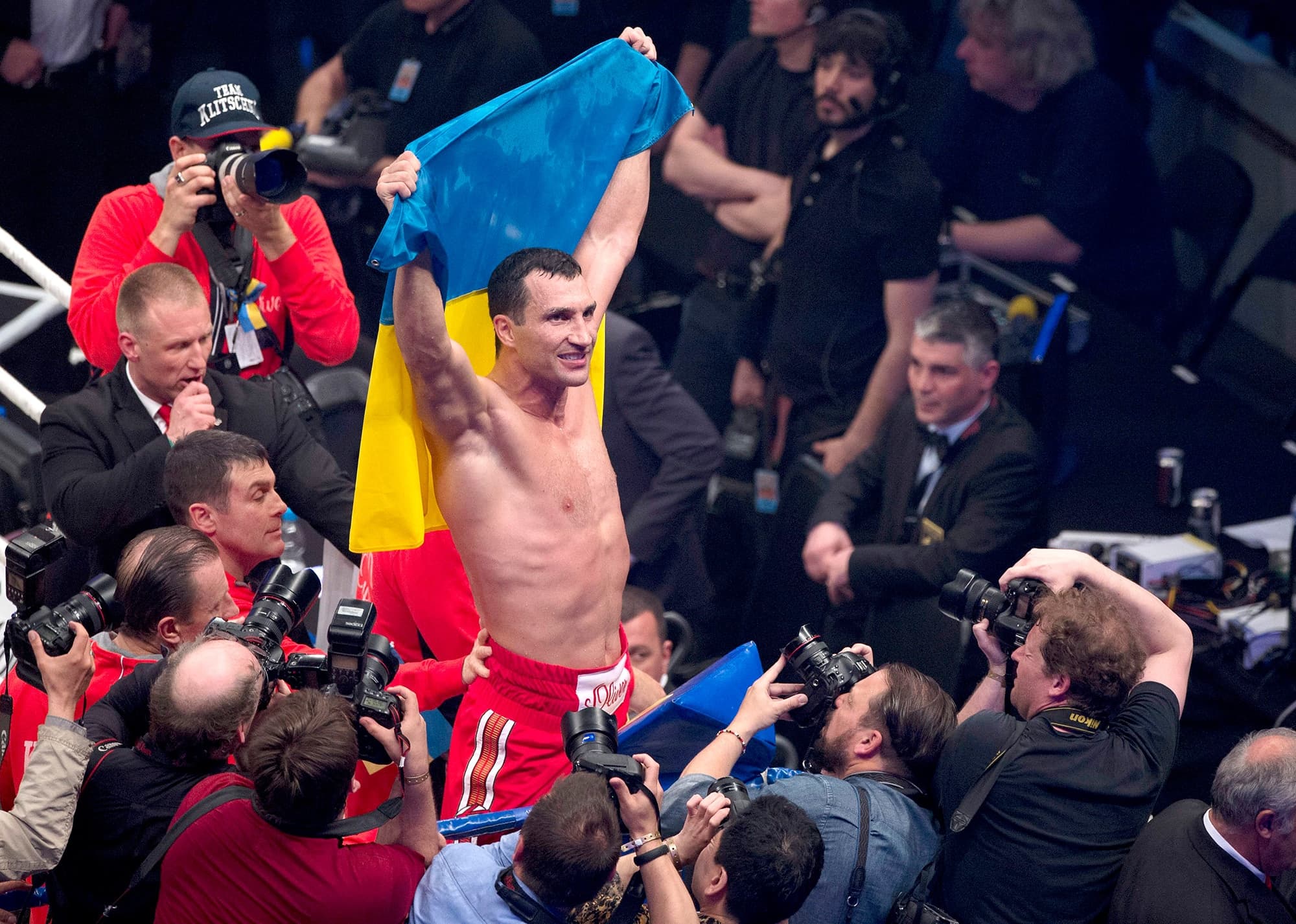 Wladimir Klitschko est un ancien champion du monde de boxe, tout comme son frère Vitali, et il est l’actuel maire de Kiev, capitale de l’Ukraine.