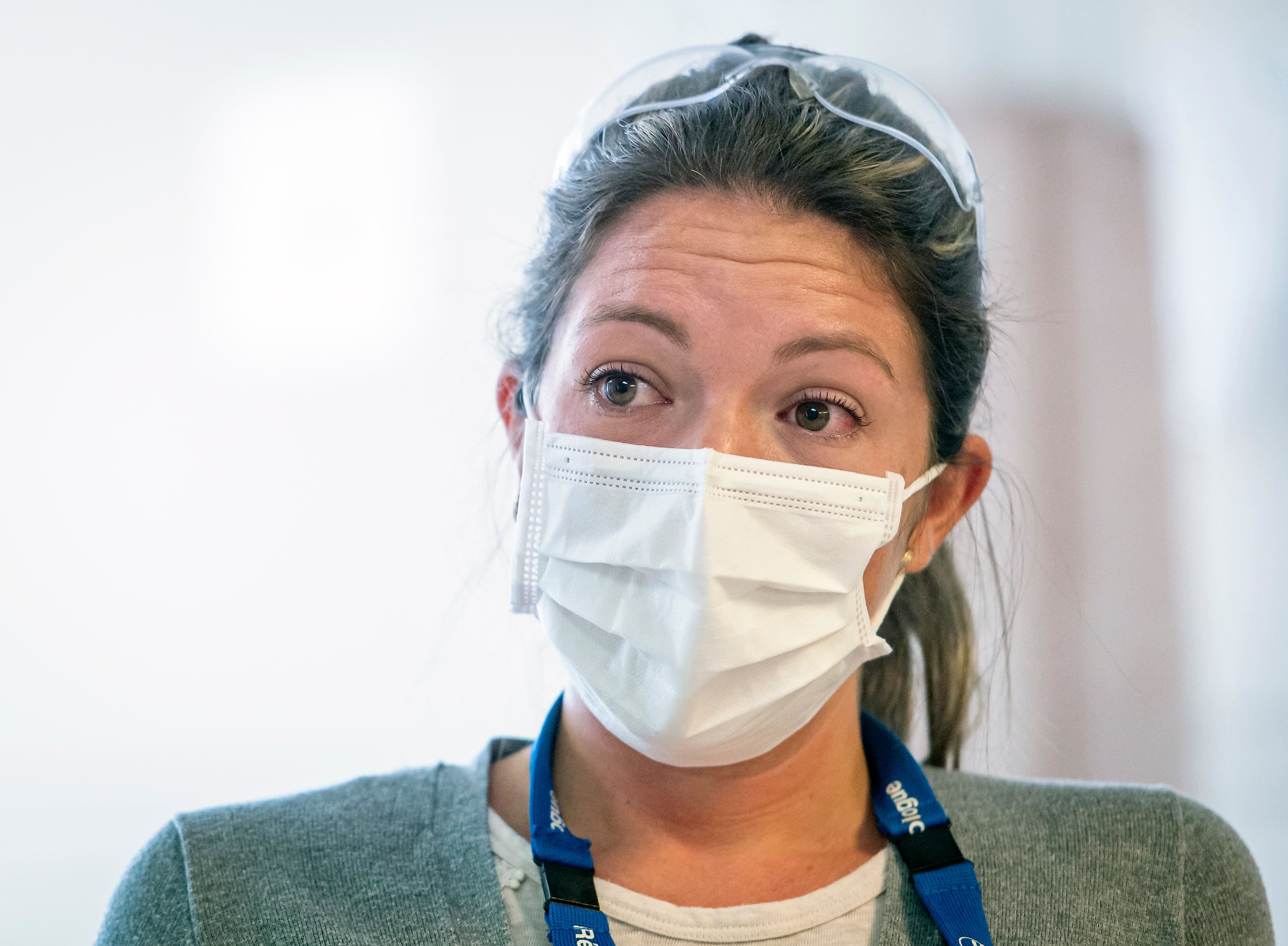 Marie-Christine Cyr, habituellement récréologue dans un centre d’hébergement de Laval, a assisté des patients mourants atteints de la COVID-19.