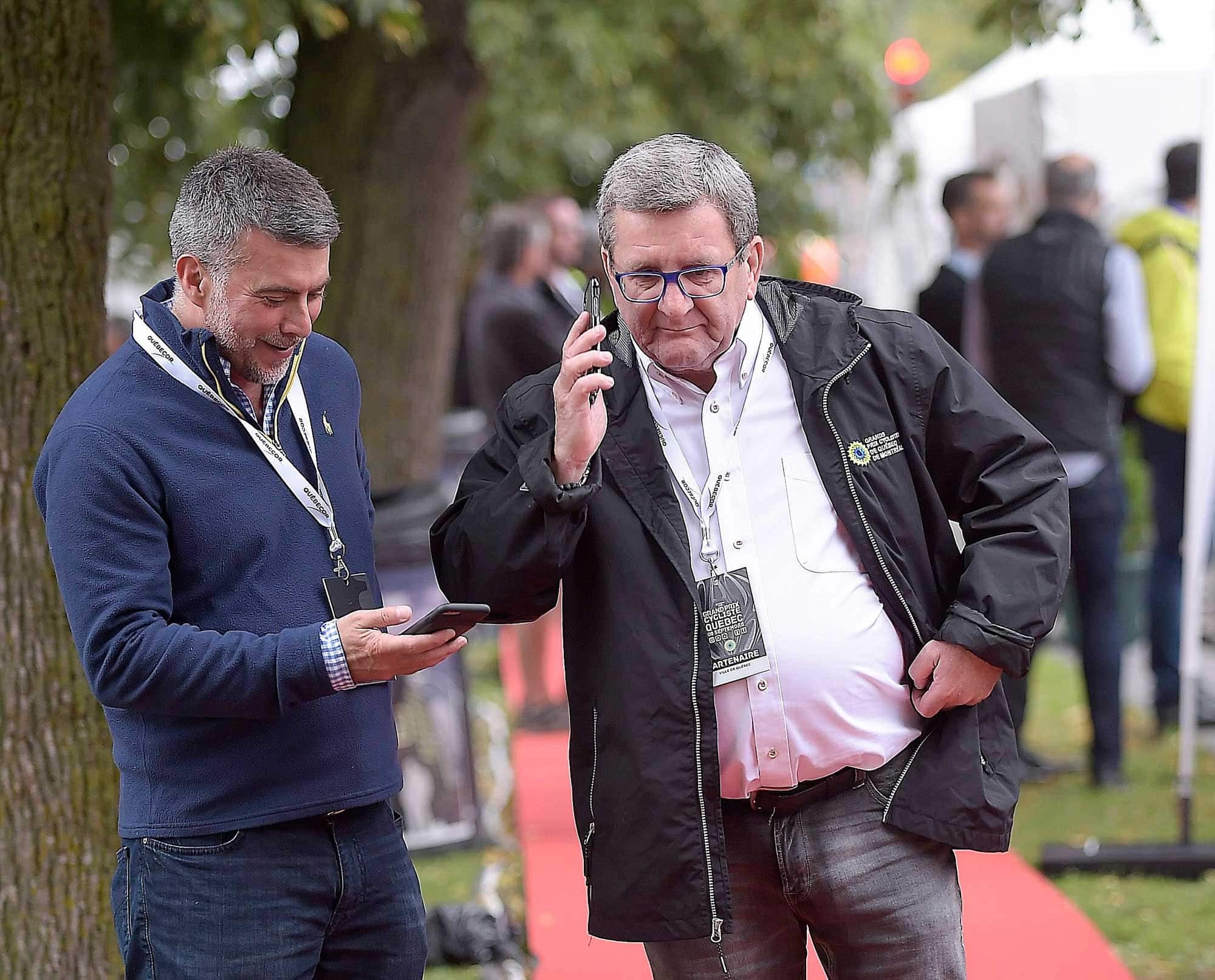 Paul-Christian Nolin (à gauche) a été membre de la garde rapprochée du maire Régis Labeaume pendant 13 ans. Sur la photo, les deux hommes assistaient au Grand Prix Cycliste de Québec en septembre 2017.