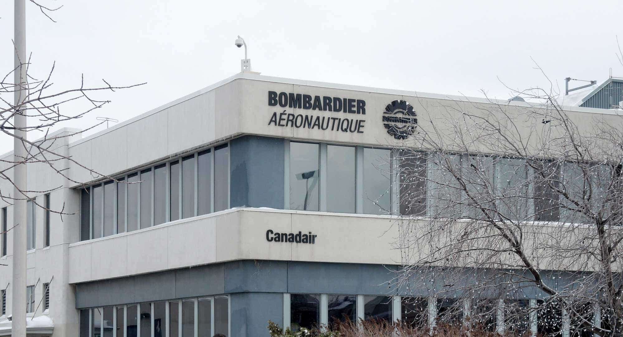 L’usine Canadair de Bombardier, dans l’arrondissement Saint-Laurent à Montréal. L’entreprise a l’intention de vendre une partie du très vaste terrain où elle se trouve. L’argent obtenu sera entre autres utilisé pour réinvestir dans les usines québécoises.