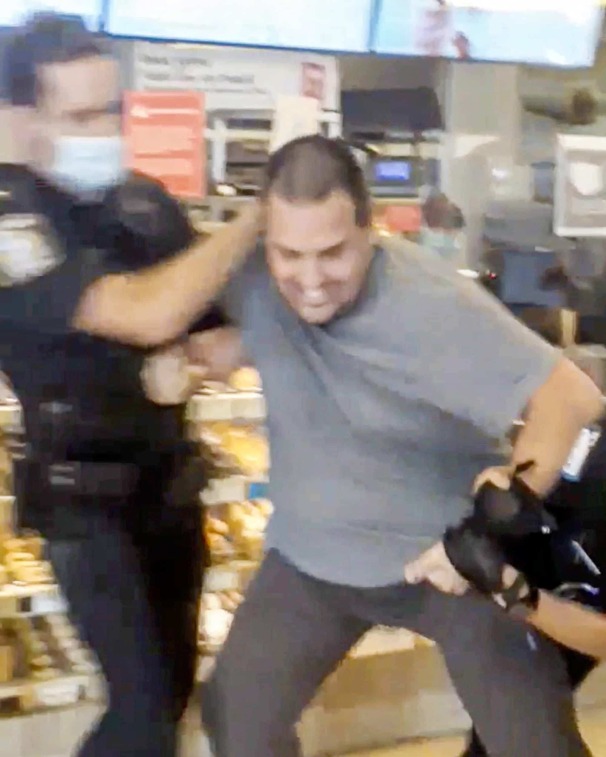 Marc-André Jean Legros lors de son arrestation survenue en juillet dans un Tim Hortons de Montréal.