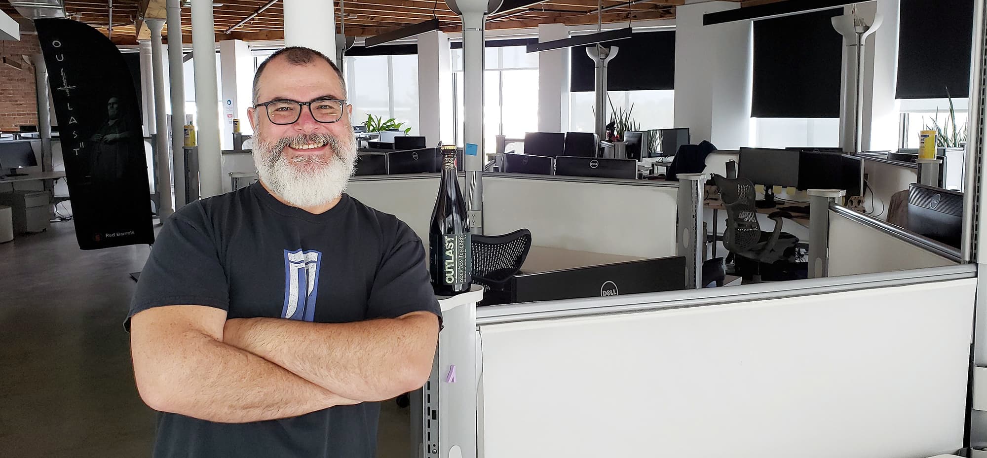 Philippe Morin, cofondateur et président du studio indépendant québécois Red Barrels, qui est connu pour la série de jeux vidéo <i>Outlast</i>.