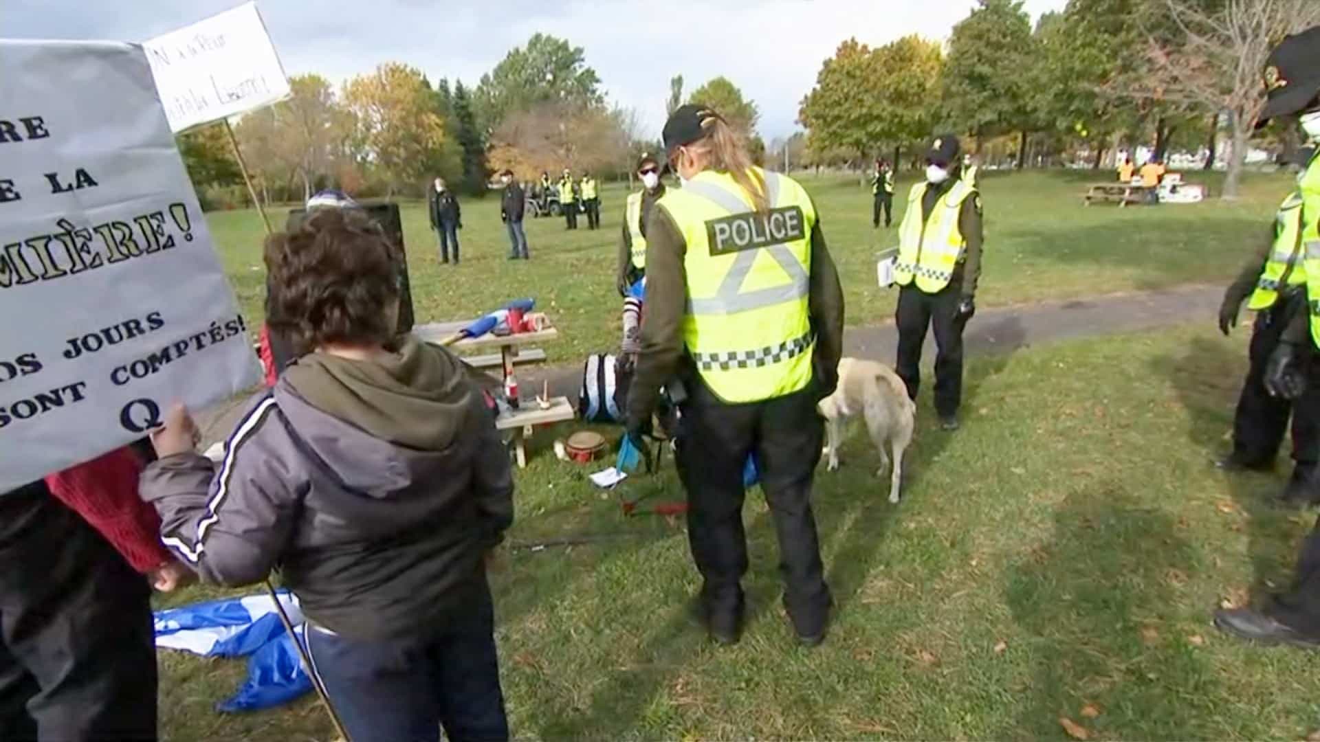 À Rimouski, des agents de police ont distribué « plusieurs dizaines » de constats d’infraction.