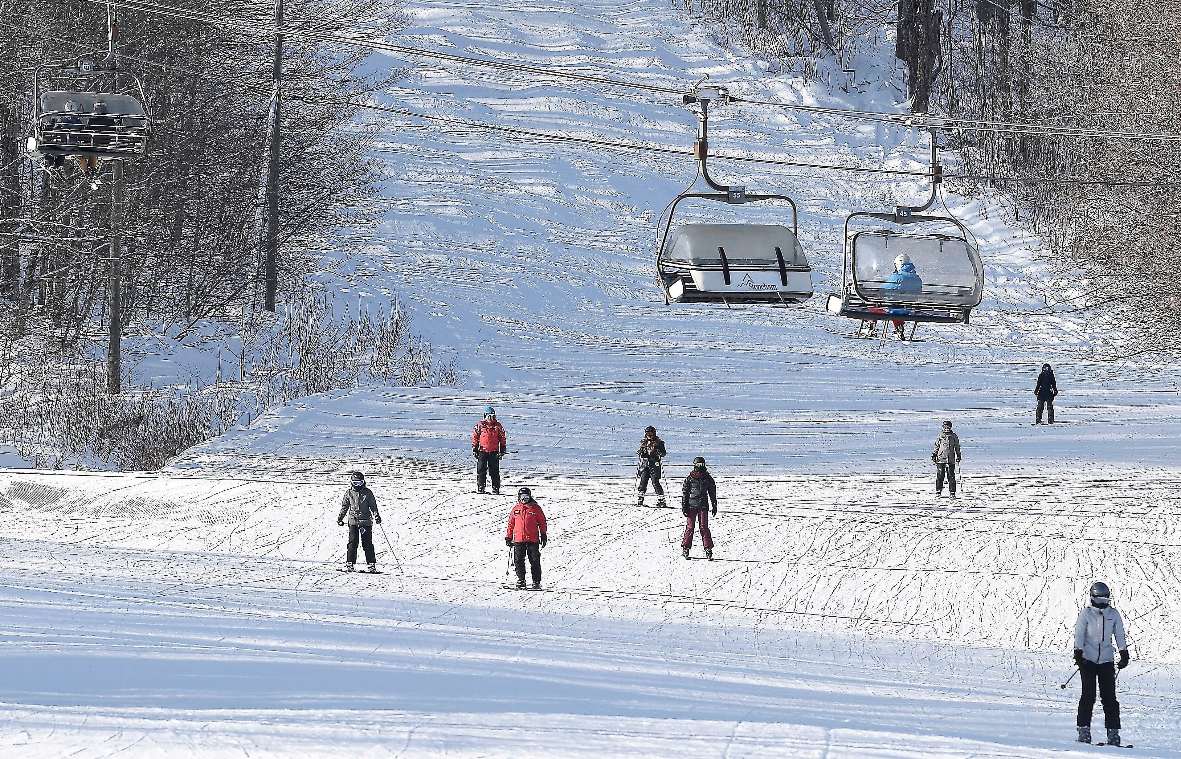 Les amateurs de glisse qui fréquenteront une station de ski située en zone rouge devront chausser leurs bottes dans la voiture.