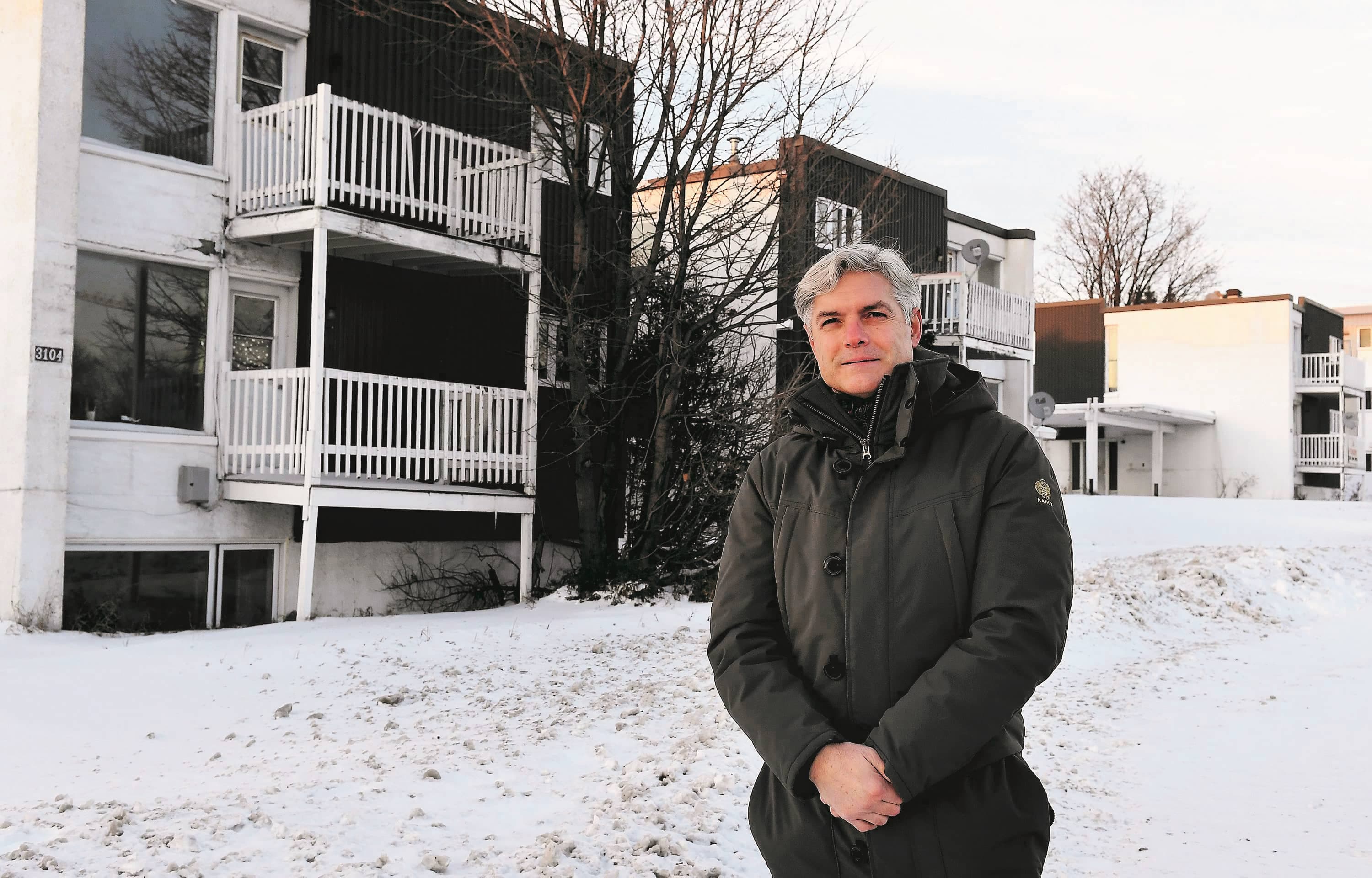 Renaud Bergeron et ses voisins s’opposent à la construction d’un édifice sur le chemin des Quatre-Bourgeois.