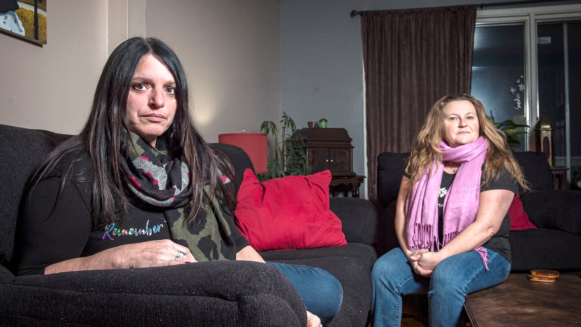 Nathalie Bourque (à gauche) et Nancy Carrière ont prêté main-forte dans les CHSLD au début de la pandémie. Elles ont notamment pris soin de la mère de Louise et Hélène Bibeault, Rita Jourdenais.