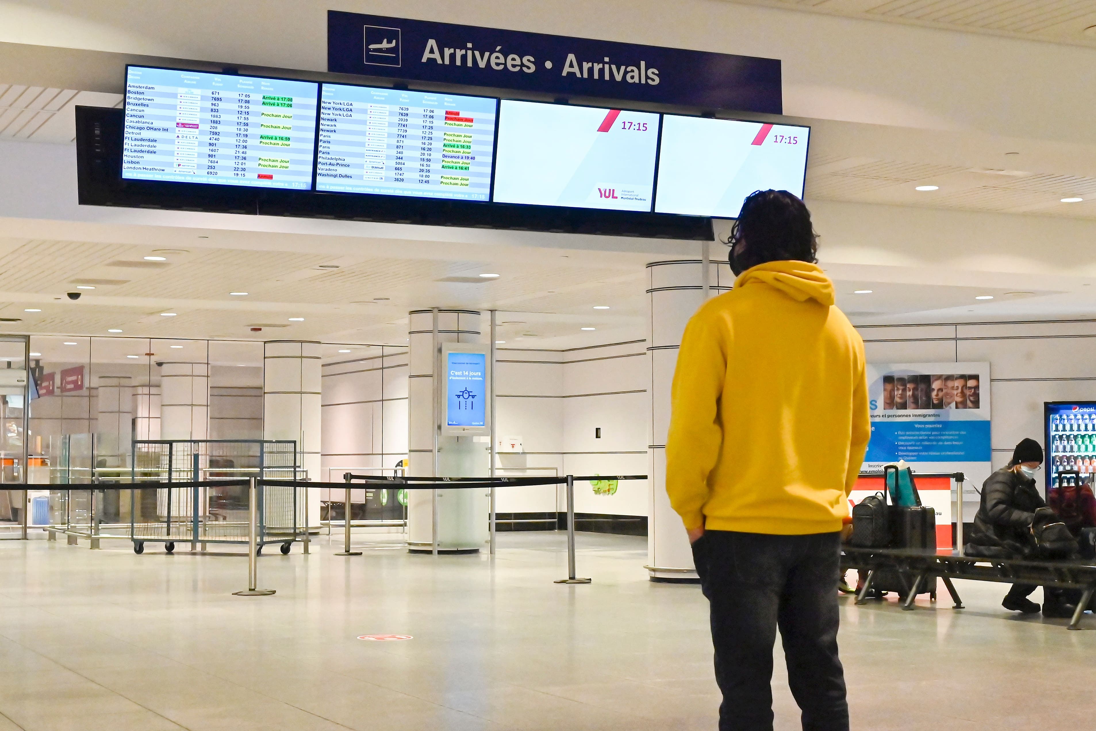 Les voyageurs qui arriveront à l’aéroport Montréal-Trudeau, comme ailleurs au Canada, devront passer par une quarantaine obligatoire de trois jours à l’hôtel, possiblement dès cette semaine.