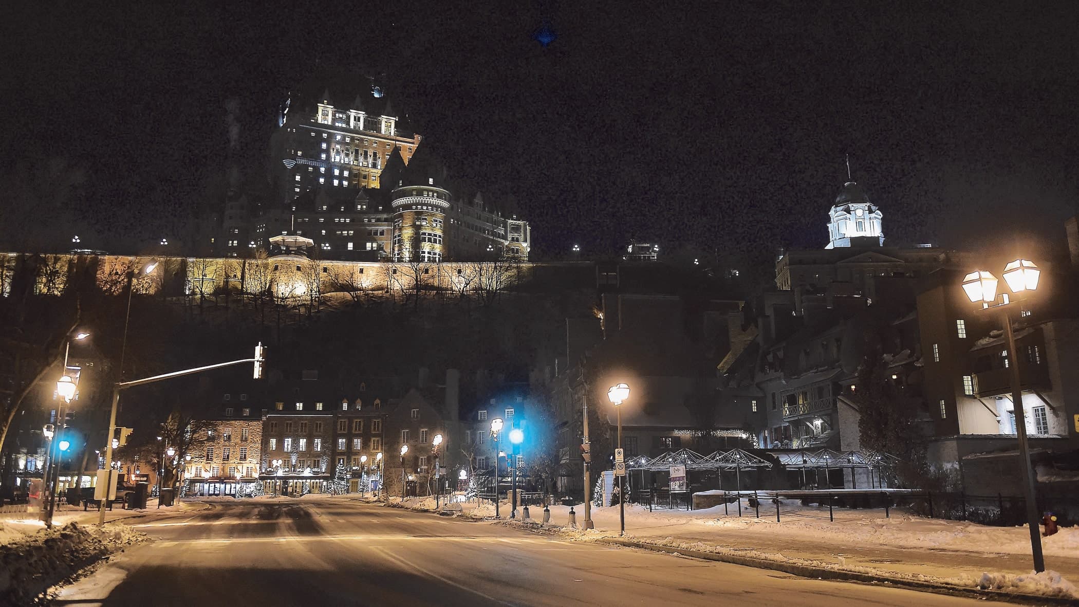 Le Bonhomme Carnaval ne se serait pas fait beaucoup d’amis samedi sur le boulevard Champlain.