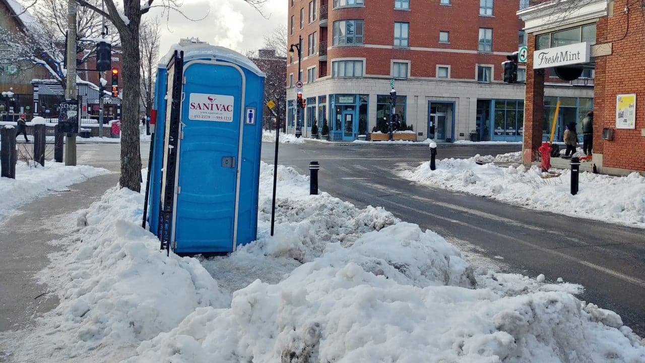 Le décès de Raphaël André dans une toilette a marqué les Québécois.