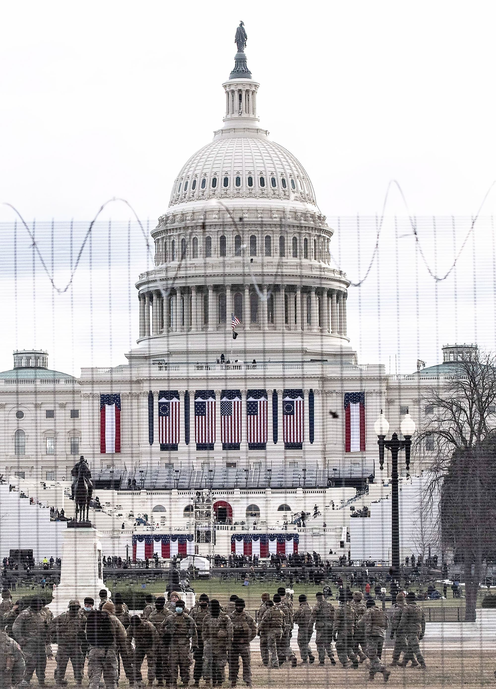 Environ 25 000 soldats de la Garde nationale américaine ont patrouillé mercredi dans les environs du Capitole, à Washington.