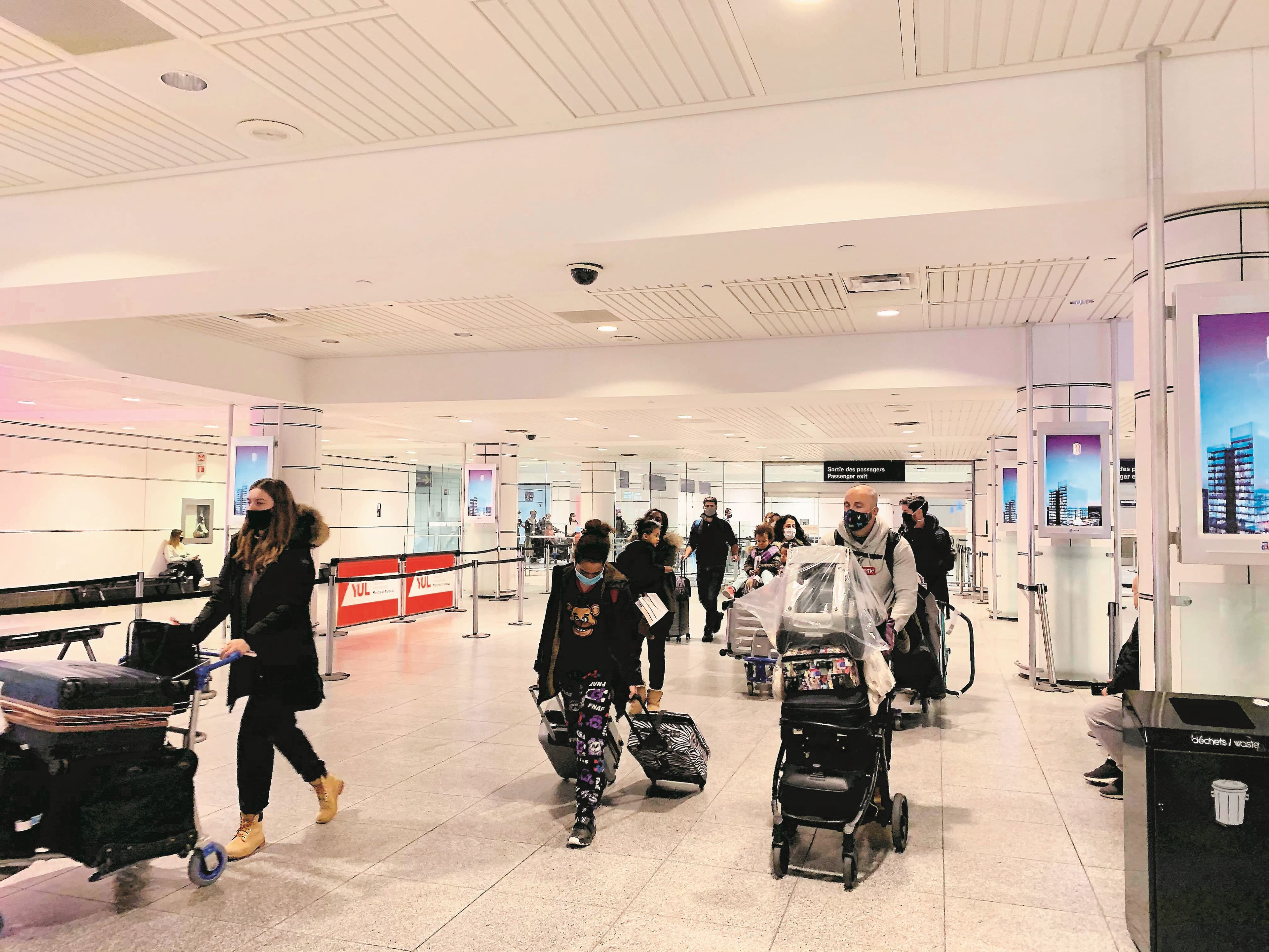 Beaucoup de voyageurs étaient rentrés au pays le 2 janvier, à l’aéroport Montréal-Trudeau, après un séjour à l’étranger durant les Fêtes.