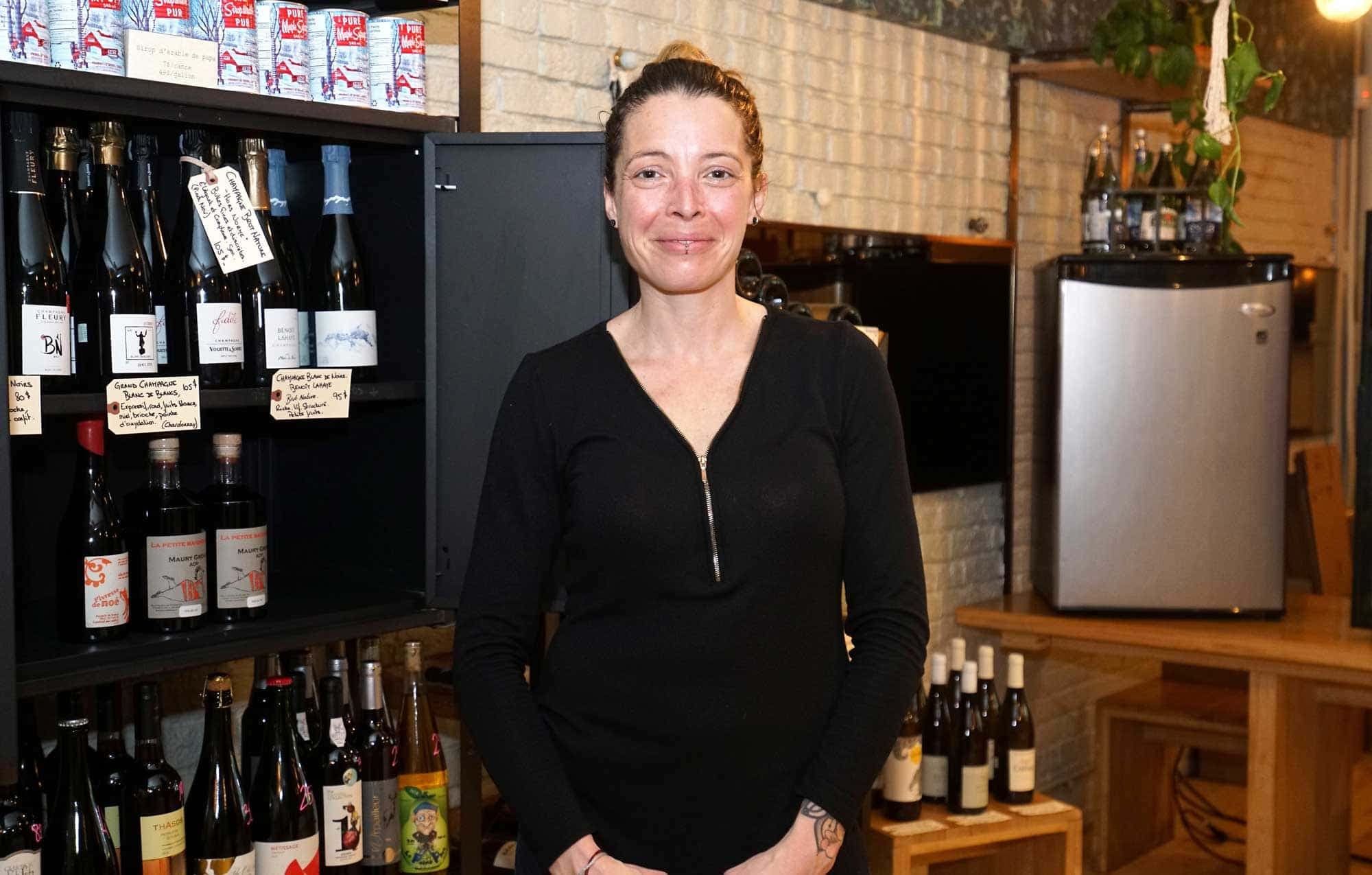 Sarah Goosens, gérante du bistrot La Fabrique, à Montréal, préfère que la situation se stabilise avant de rouvrir les portes de son établissement au grand public, de peur de devoir les refermer aussitôt.