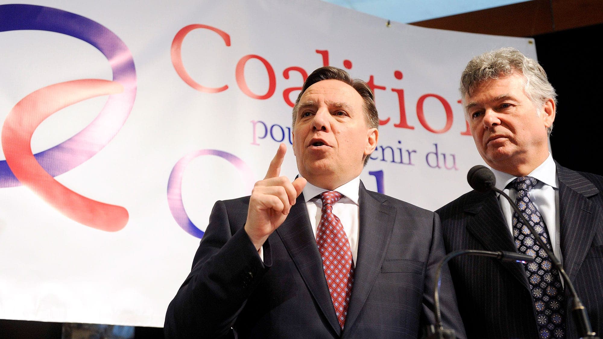 Sur cette photo datée de février 2011, on voit François Legault et son ami Charles Sirois lors de la fondation de la CAQ.