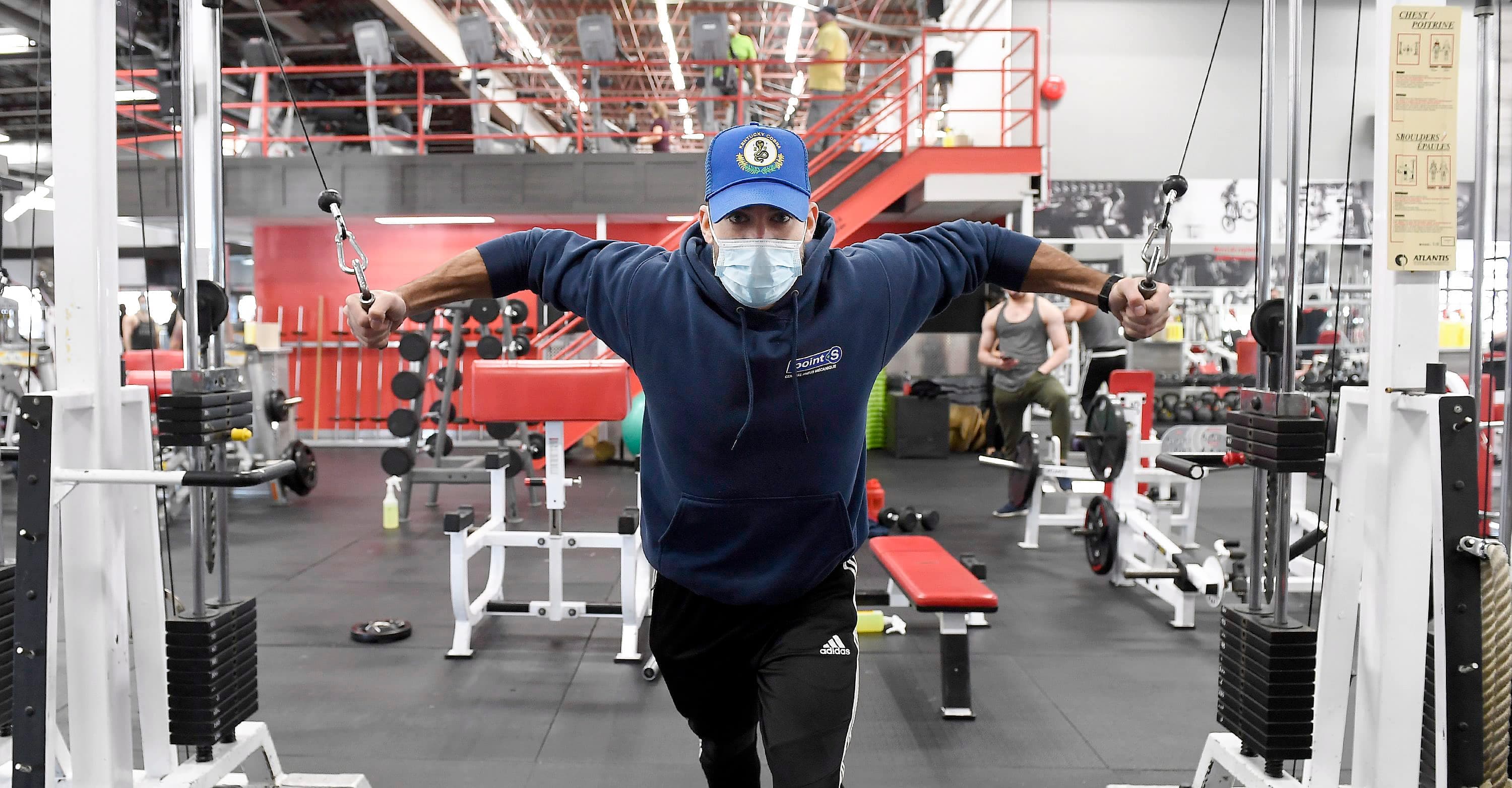 Francis Caine s’entraîne de cinq à six fois par semaine depuis 10 ans. Il prévoyait faire une deuxième session en soirée tellement son gym de Québec, le Mega Fitness, lui a manqué.