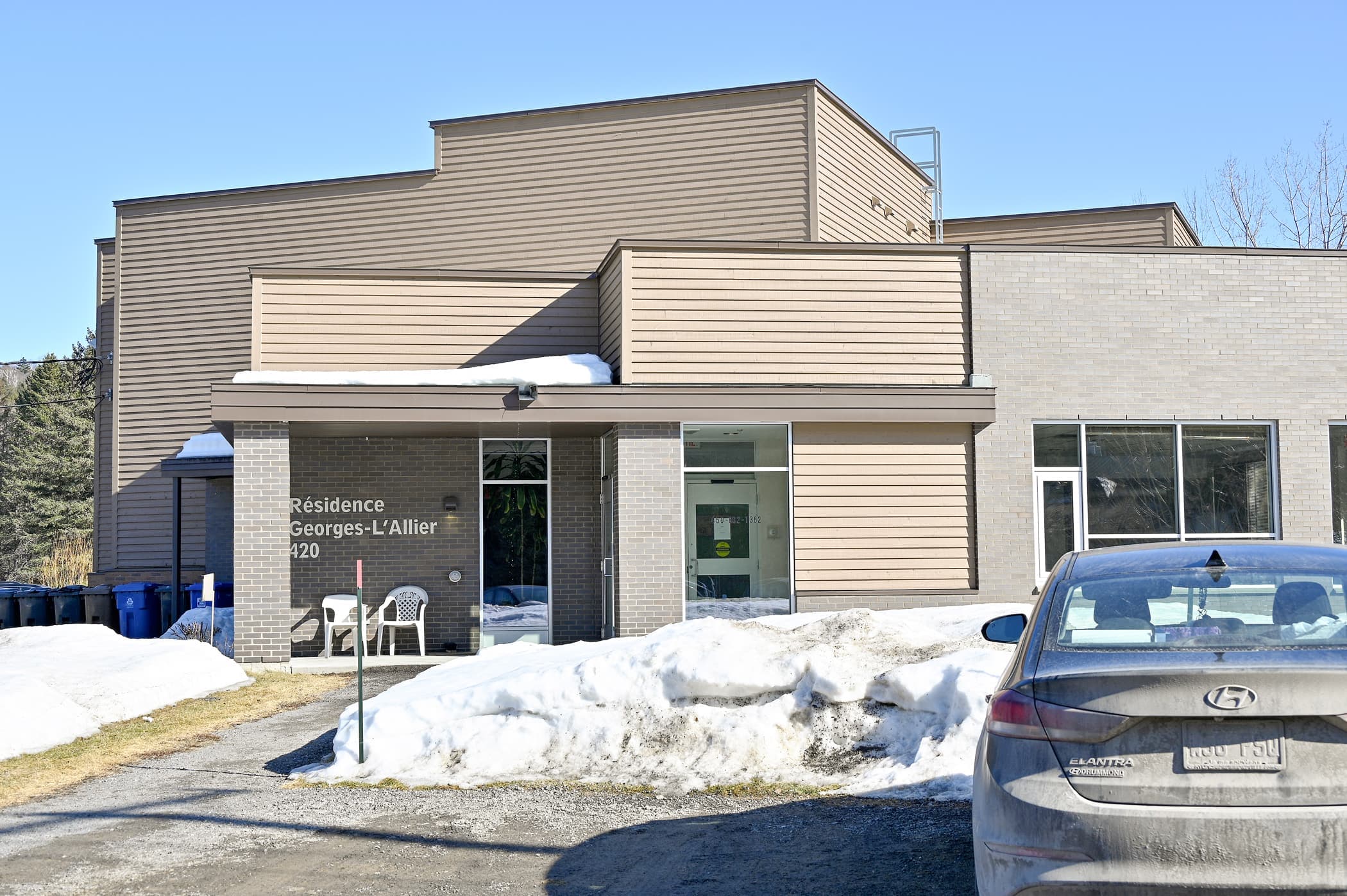 La Résidence George-L’Allier située à Chertsey est aux prises avec une première éclosion depuis le début de la pandémie et malgré le fait que tous les résidents aient été vaccinés.