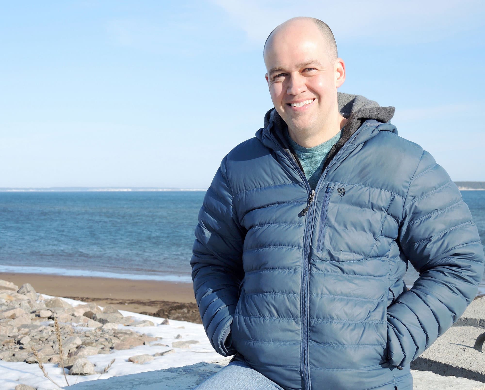 L’humoriste était heureux de retrouver la petite ville de Havre-Saint-Pierre, où il s’est souvent produit dans sa carrière. « Il faut absolument goûter à la pizza aux fruits de mer Chez Julie », a-t-il conseillé au <i>Journal</i>.