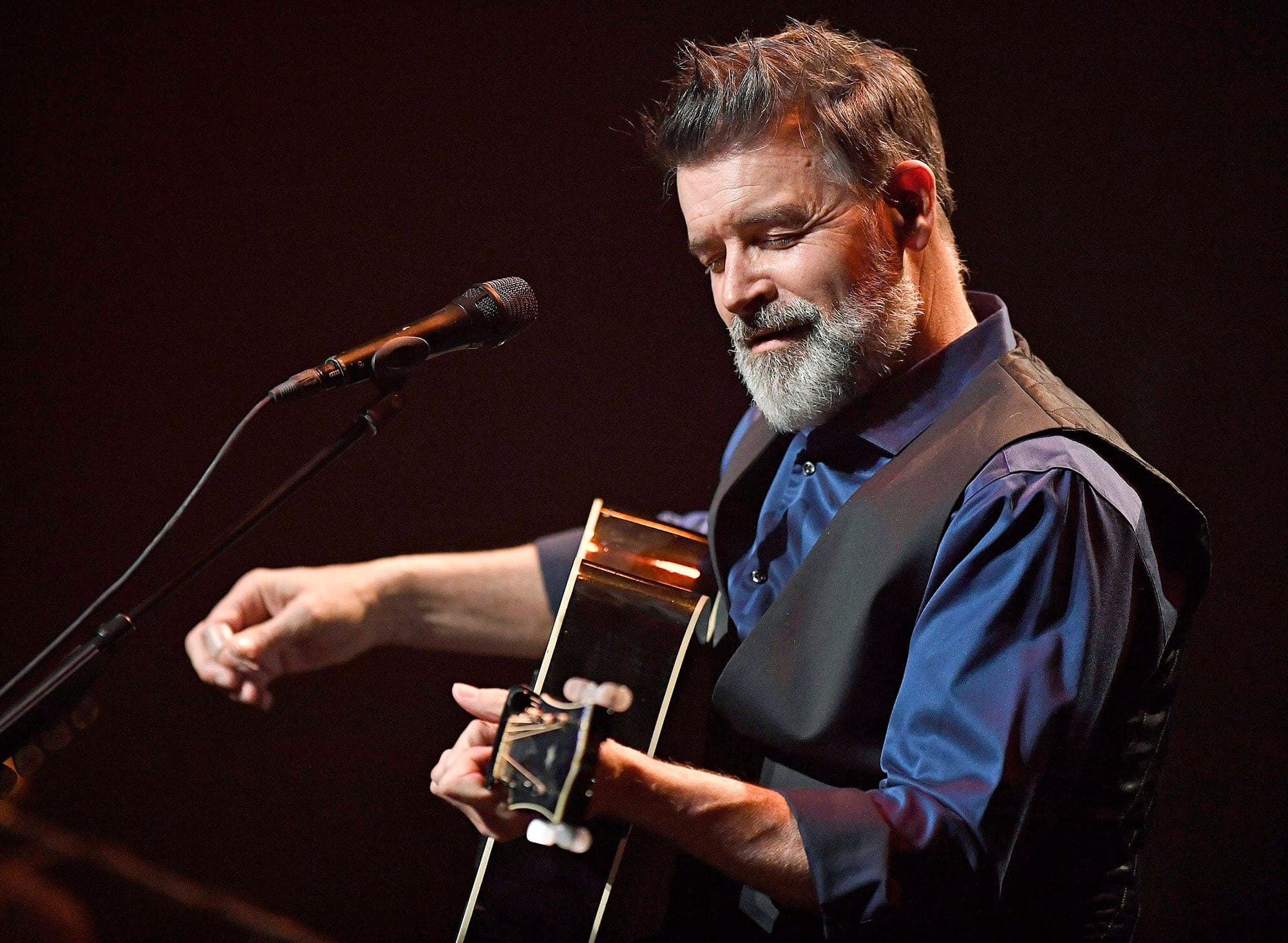 Roch Voisine avait participé à la relance des activités au Capitole, le 11 mars. Les diffuseurs de la région craignent de devoir refermer leurs portes à cause de l’arrivée d’une troisième vague de COVID-19.