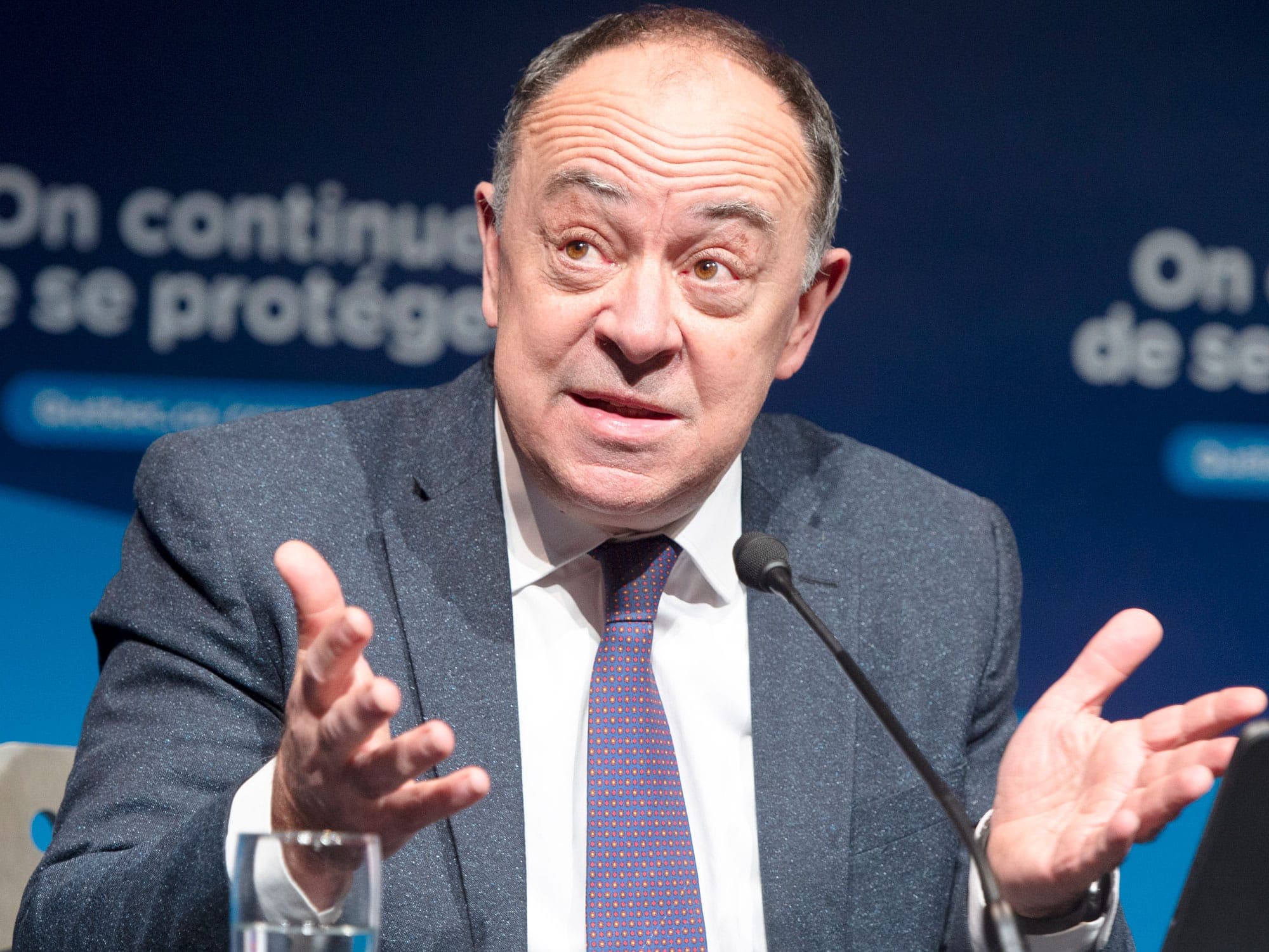 Les Québécois de 55 ans et plus qui souhaitent se faire inoculer au plus vite, sans rendez-vous, pourront le faire dès aujourd’hui avec le vaccin d’AstraZeneca, a annoncé mercredi le ministre de la Santé, Christian Dubé, en conférence de presse à Montréal.