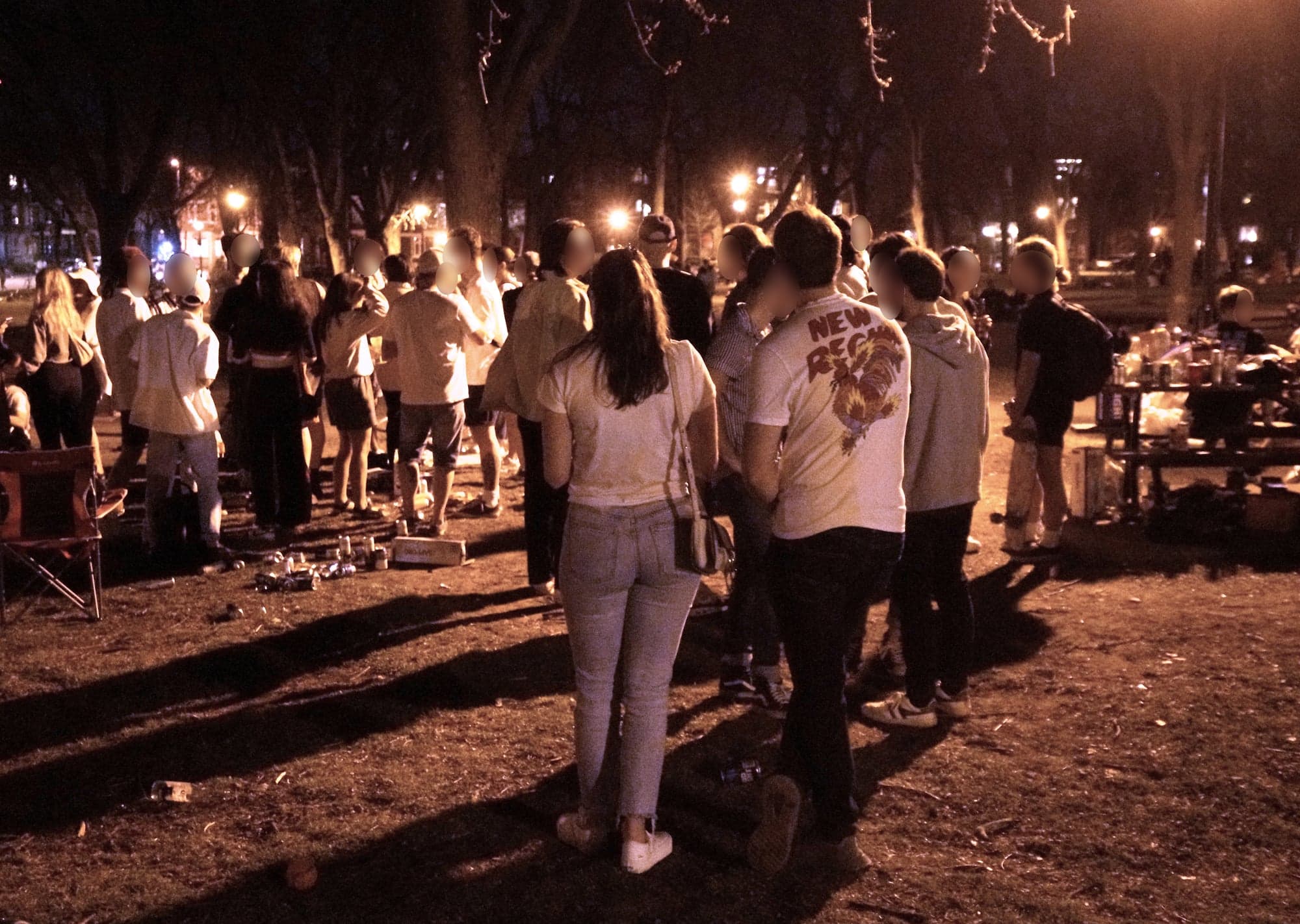 La boisson coulait à flot samedi soir au parc Laurier.