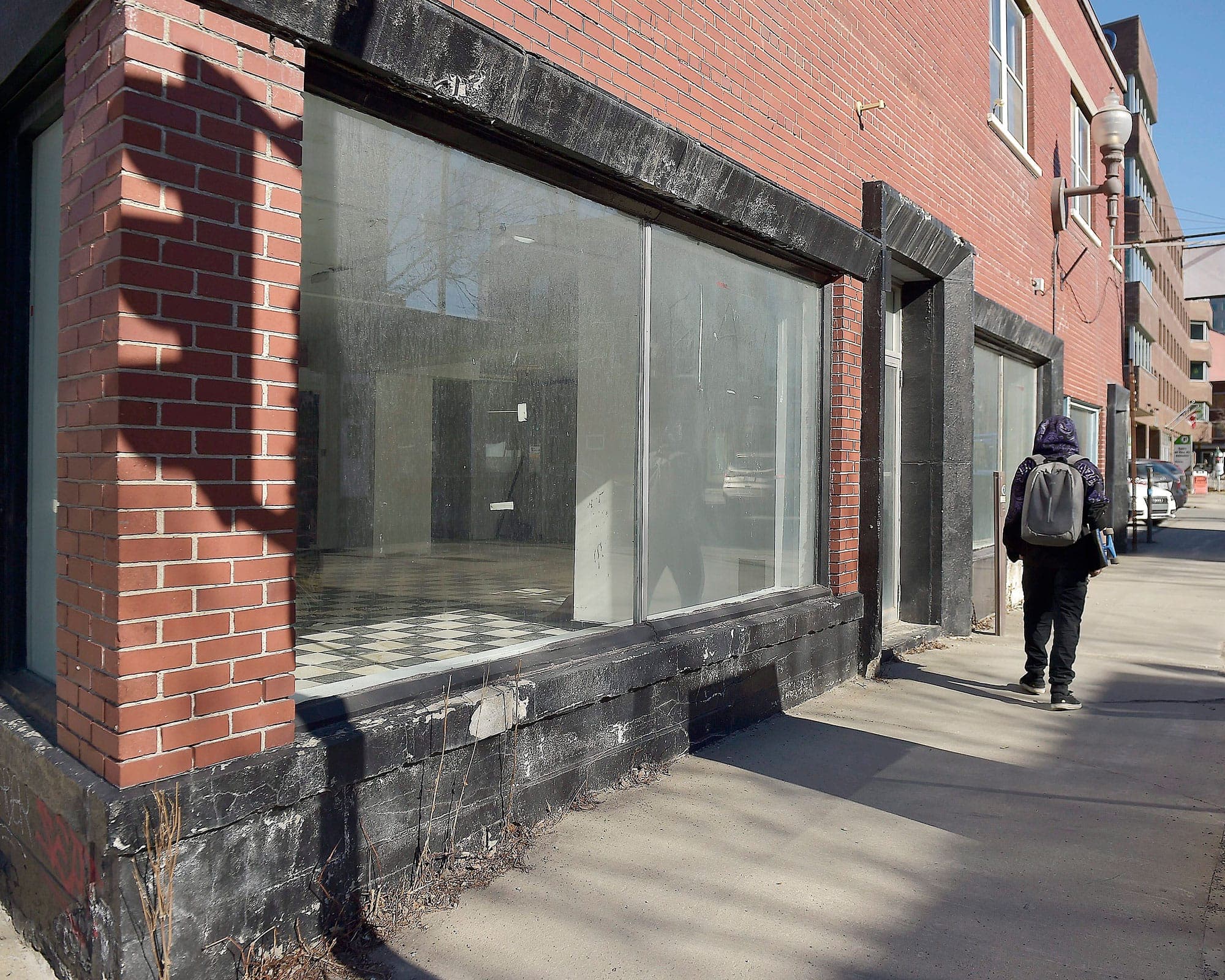 Sur la rue Dorchester, des locaux pourraient rester vacants encore longtemps.