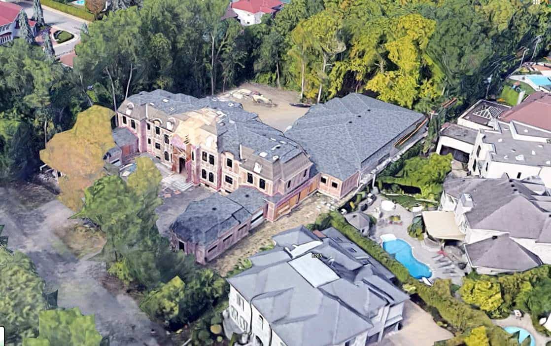 Cette image tirée de Google Maps permet de constater l’ampleur de la propriété.