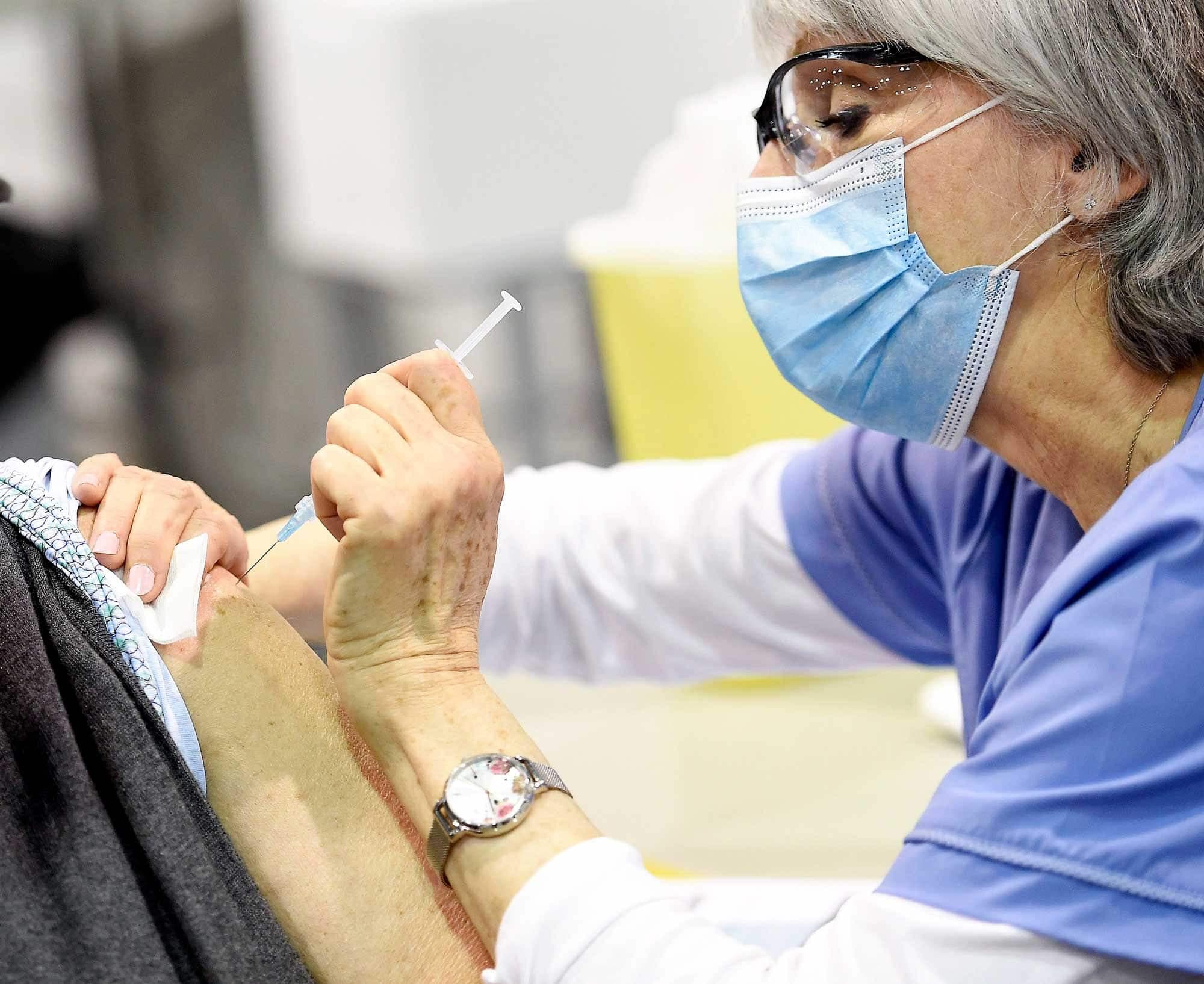 Premier jour de vaccination à Québec en mars.