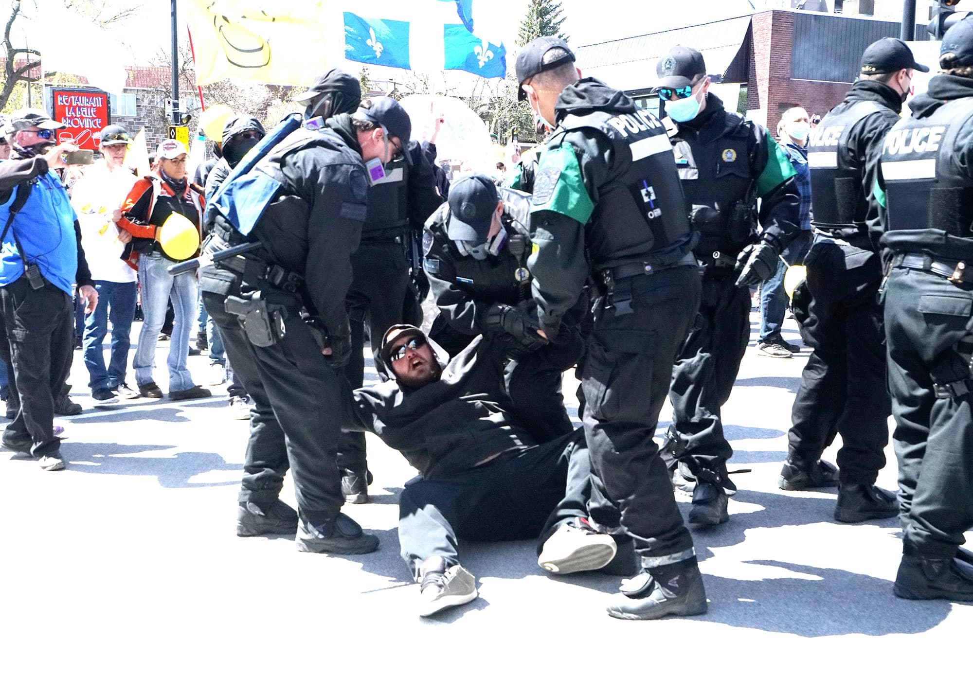 Un homme qui refusait d’obtempérer a été intercepté par des policiers.