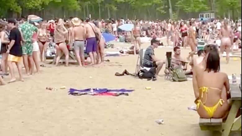 Plus d’un millier de personnes, dont plusieurs en état d’ébriété, ont dû être évacuées de la plage d’Oka mercredi, car elles ne respectaient pas les règles sanitaires.