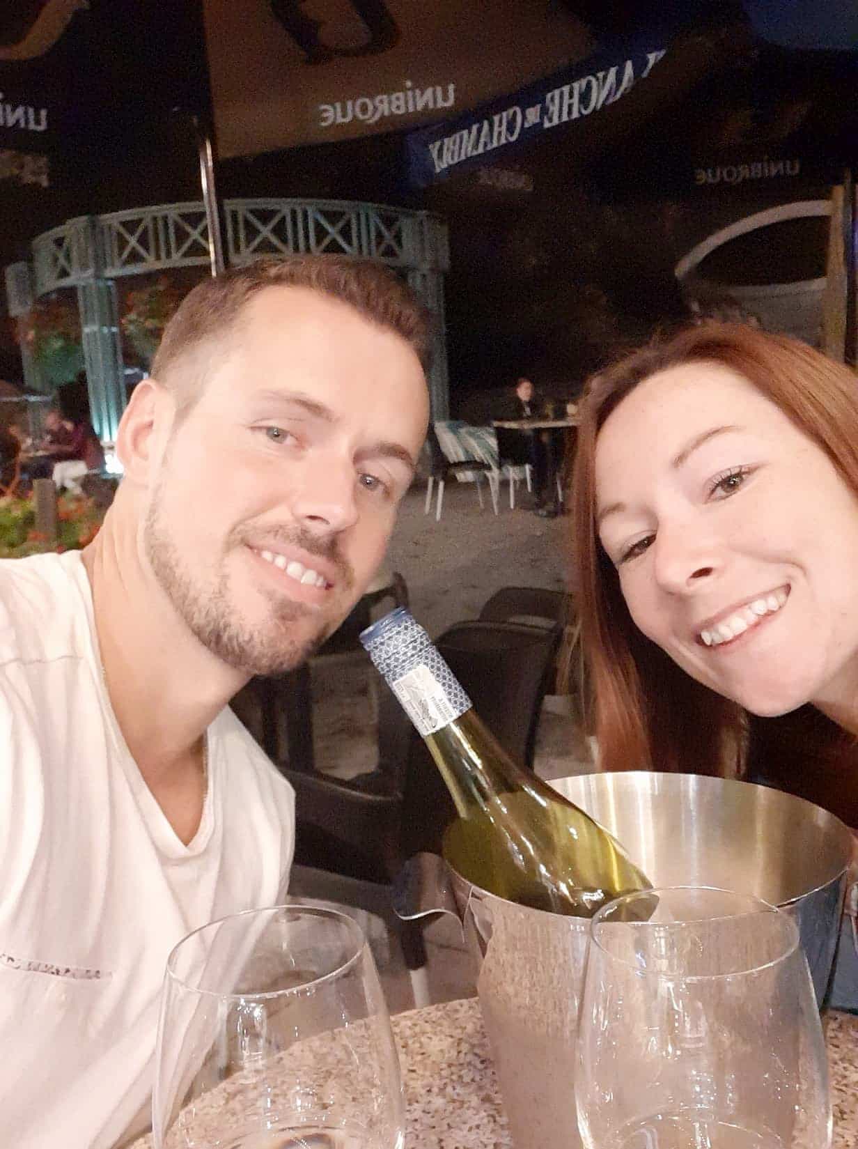 Vicky Tanguay et son copain Guillaume Potvin sur la terrasse du Théâtre Petit Champlain en septembre dernier.