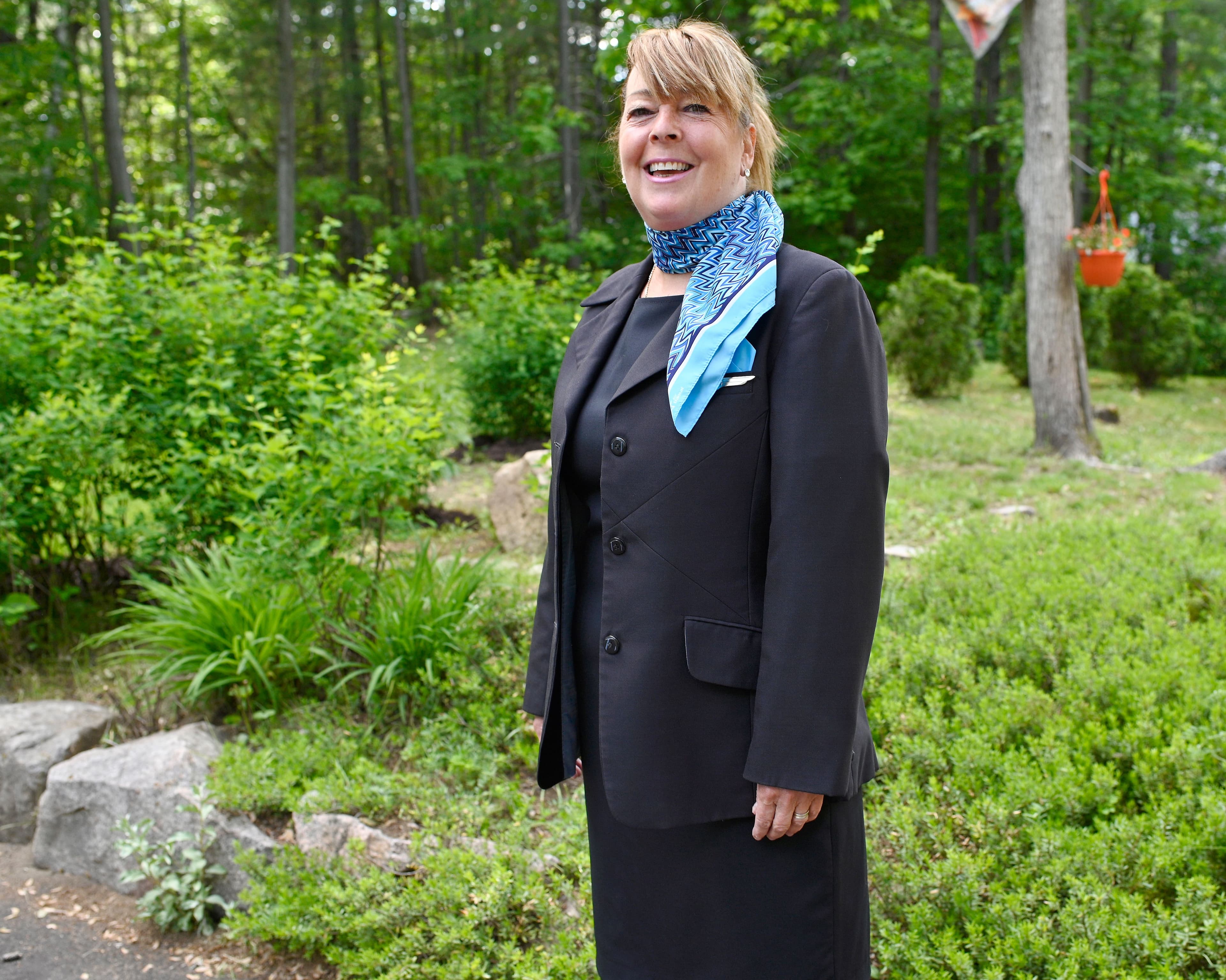 Johanne Alexandre, agente de bord depuis 33 ans, espère que son implication dans les centres de vaccination lui permette de « retrouver ses ailes » bientôt.