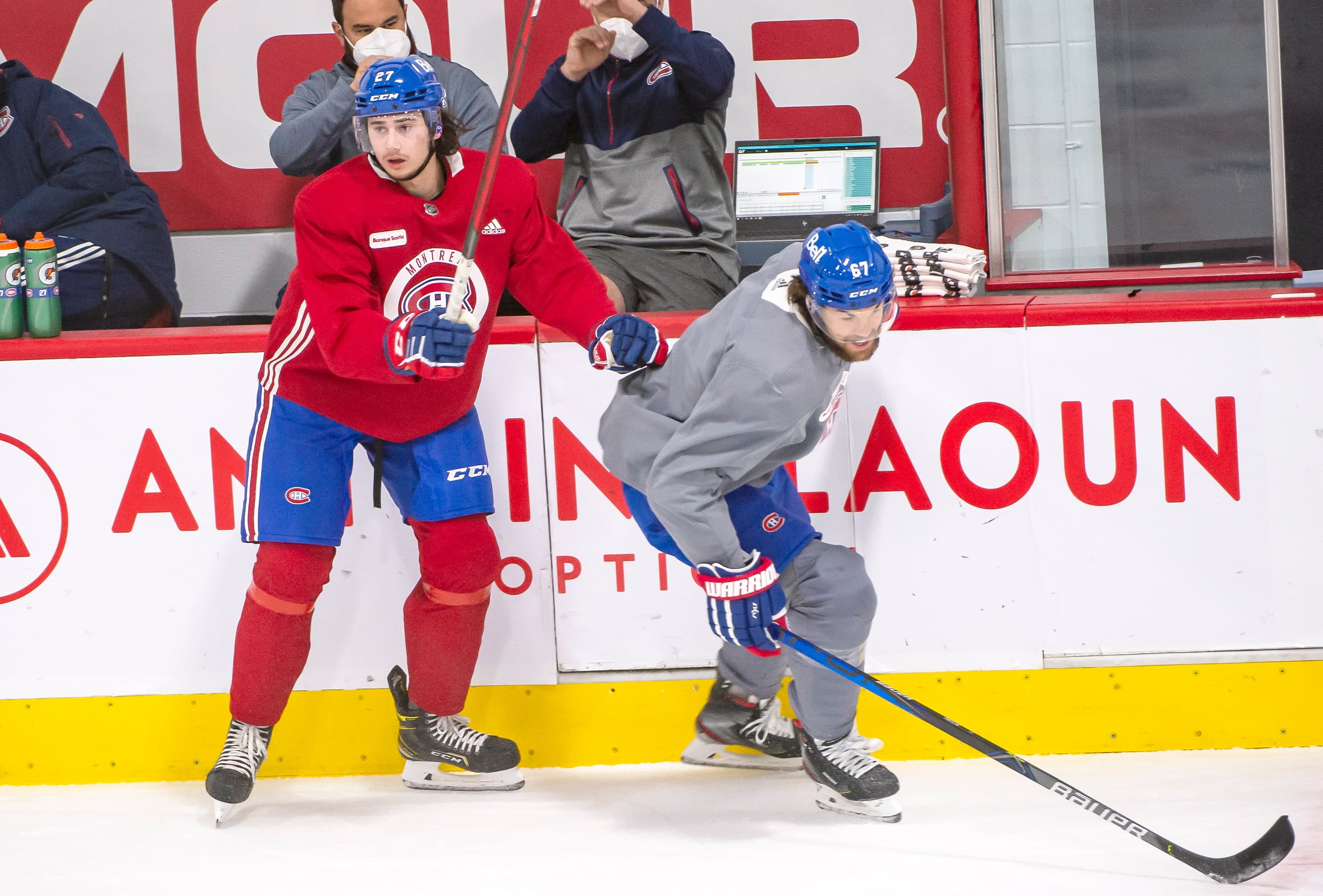 Les joueurs du Canadien dont Alexander Romanov et Michael Frolik ont trimé fort cette semaine en vue de la demi-finale qui s’amorce lundi soir à Las Vegas.
