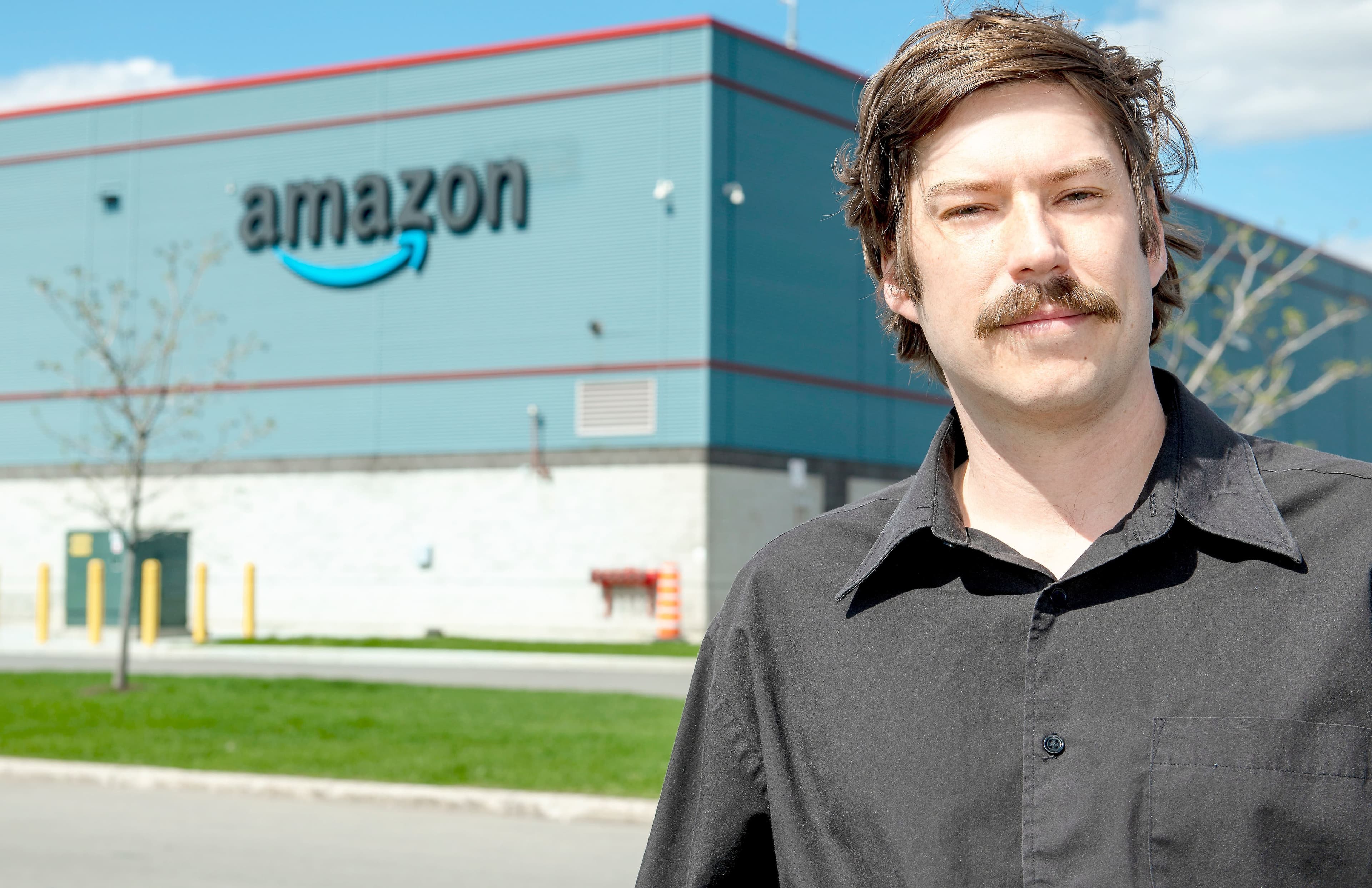 Le journaliste Dominique Cambron-Goulet a enquêté sur le géant Amazon, au centre de distribution de Lachine
