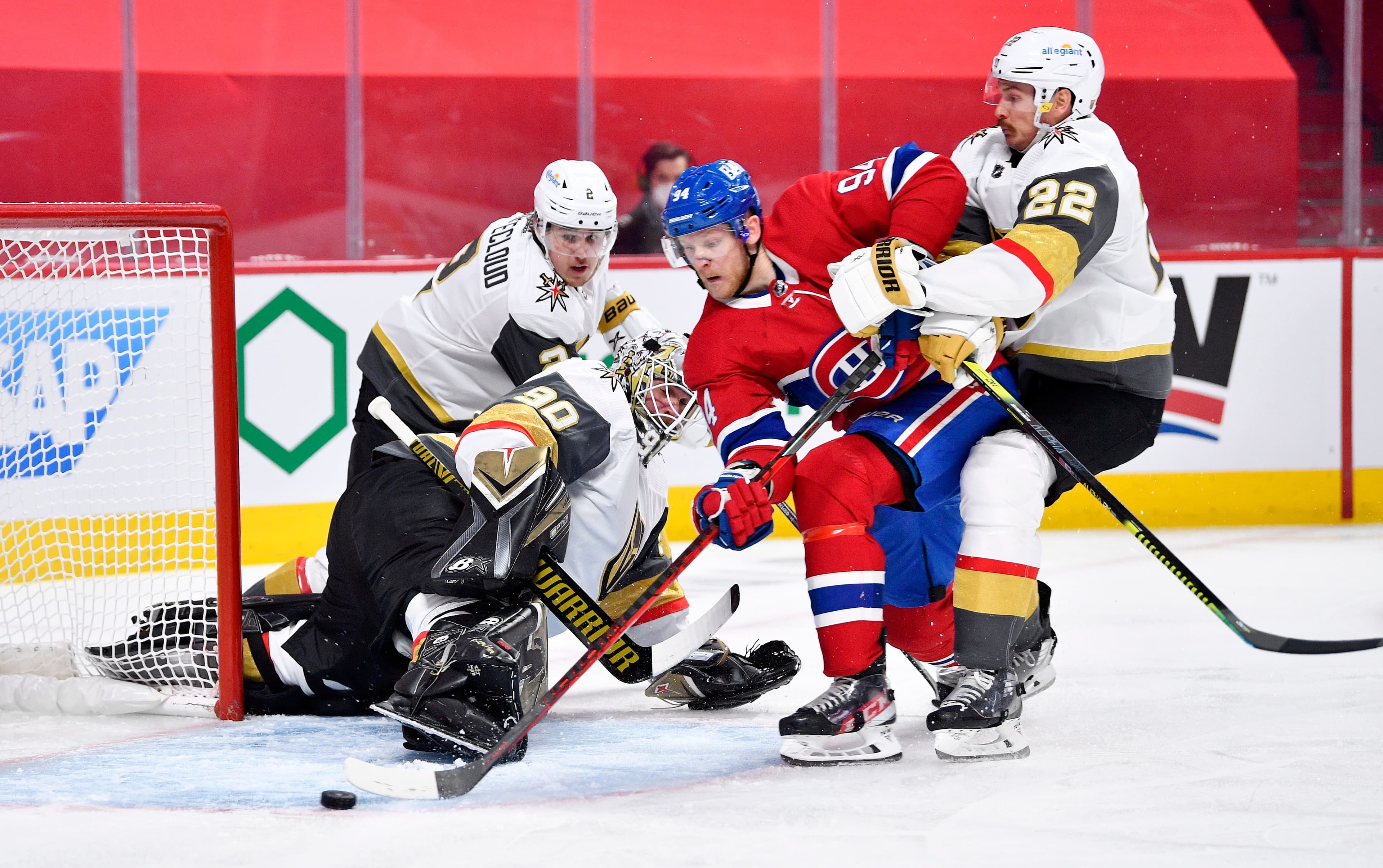 Corey Perry s’est fait menaçant en bourdonnant autour de la cage de Robin Lehner.