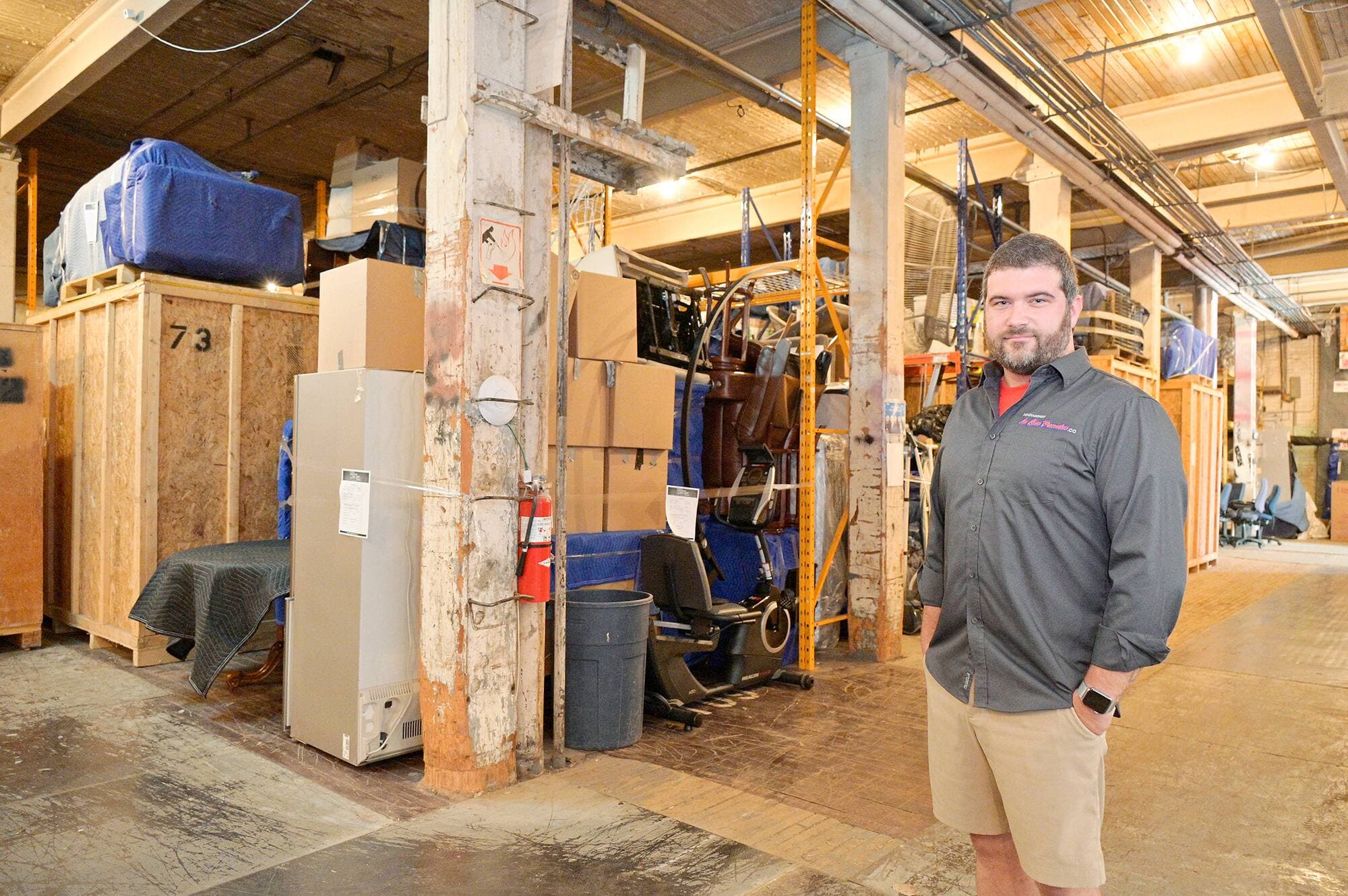 Pierre-Olivier Cyr, propriétaire du Clan Panneton, n’a jamais vu son entrepôt aussi plein en cette période des déménagements.