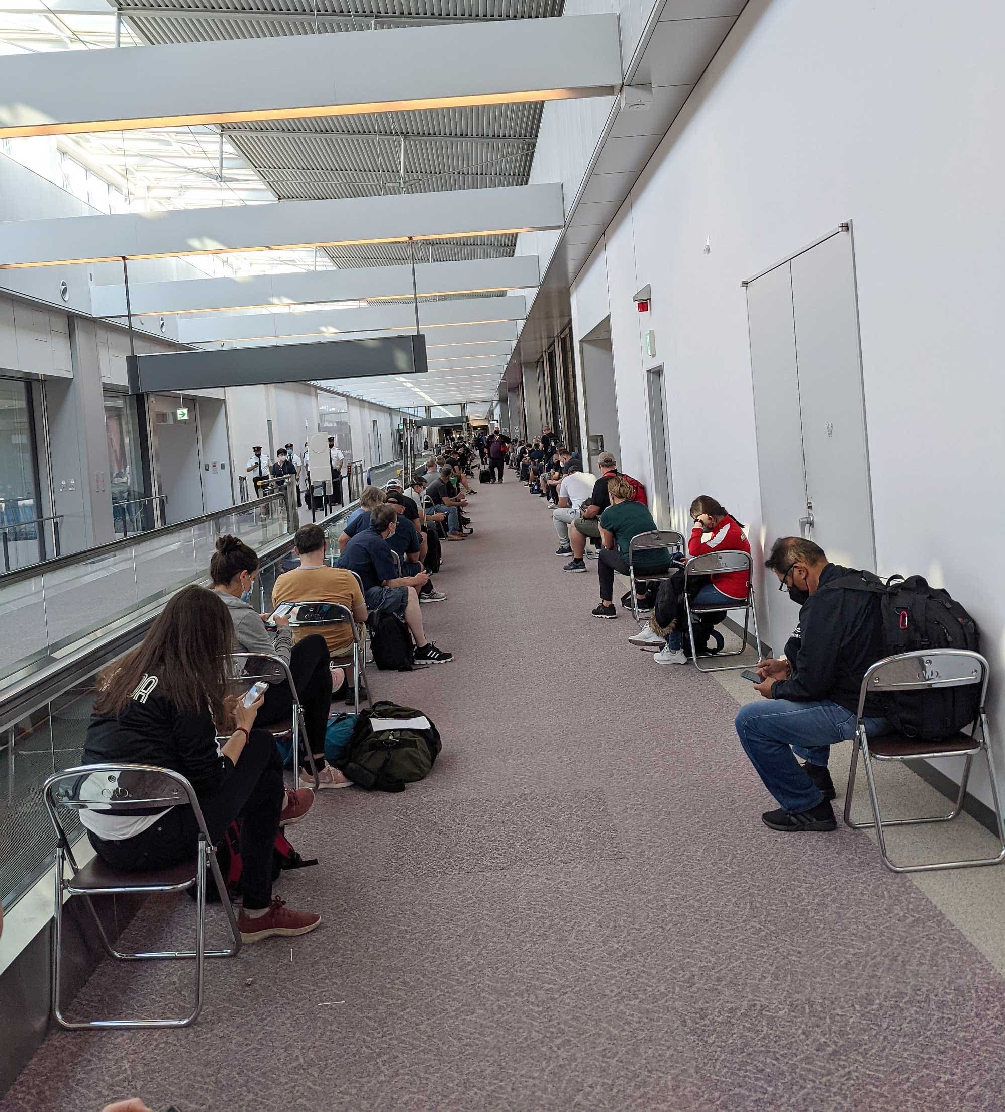 La file d’attente peut paraître interminable.