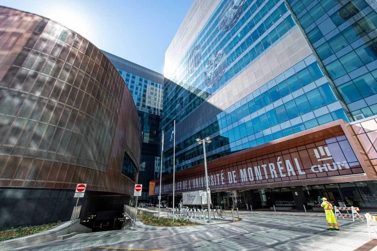 Le CHUM a obtenu le pire déficit du réseau de la santé en 2020-2021, à près de 30 millions $. La direction explique ce bilan par un sous-financement, et est en discussions avec le ministère.