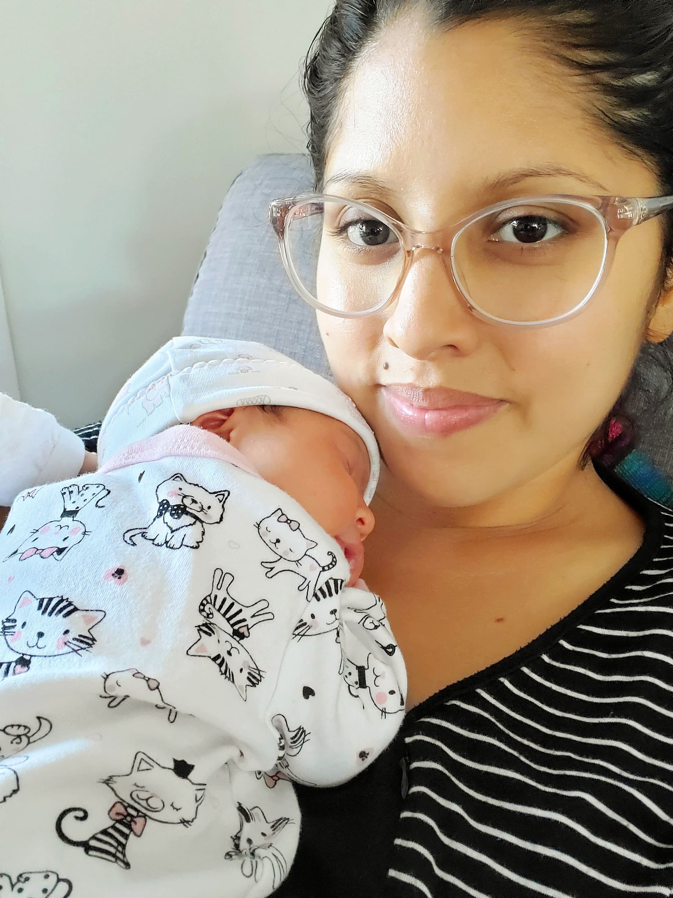 Sharon Franco a eu très peur pour sa vie et celle de sa fille, Helena Parra, après qu’elle a attrapé la COVID-19, enceinte de 24 semaines. Le poupon est né en pleine santé, le 27 mai dernier.