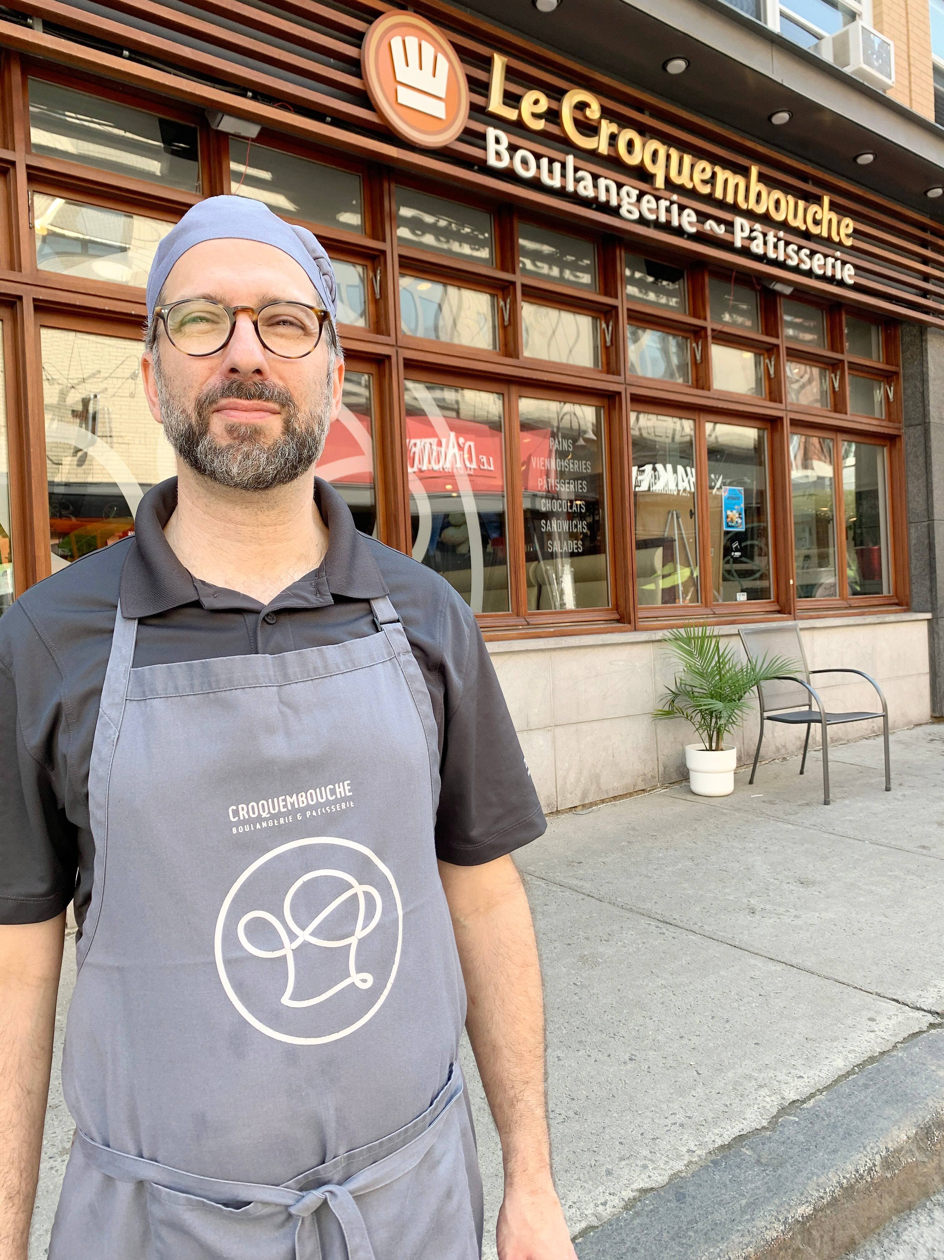 Le propriétaire de la boulangerie Le Croquembouche, Simon Lavigne, observe une diminution de sa clientèle de 20% depuis le début des travaux.