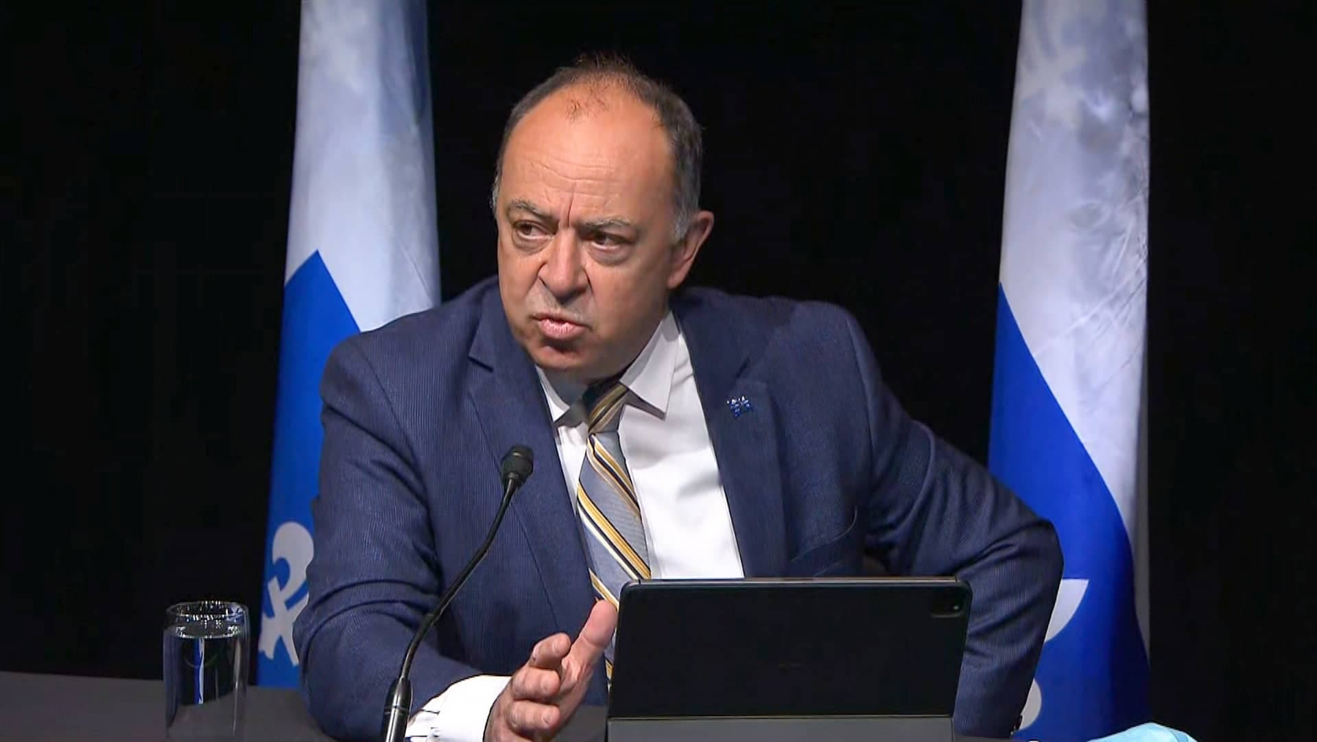 Le ministre de la Santé, Christian Dubé, qui a parlé des enseignants et des professeurs d’université, hier, a envoyé une lettre aux syndicats et aux associations de cadres du réseau de la santé pour qu’ils incitent leurs membres à se faire vacciner.