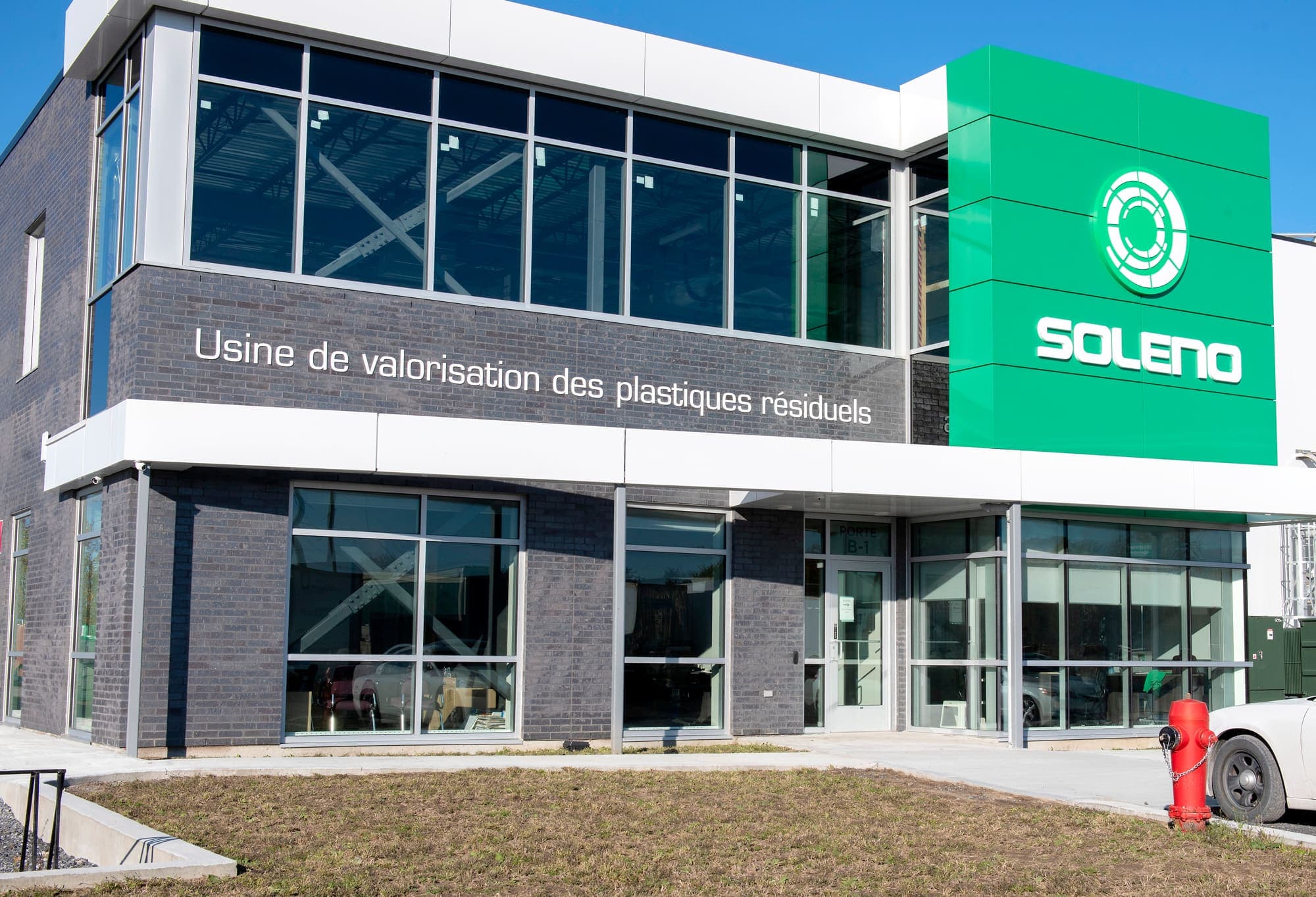 Cette usine de 34 000 p2 à Saint-Jean-sur-Richelieu est déserte, faute de main-d’œuvre. Plutôt que de produire ses granules de plastique, Soleno doit les acheter aux États-Unis et en Ontario.