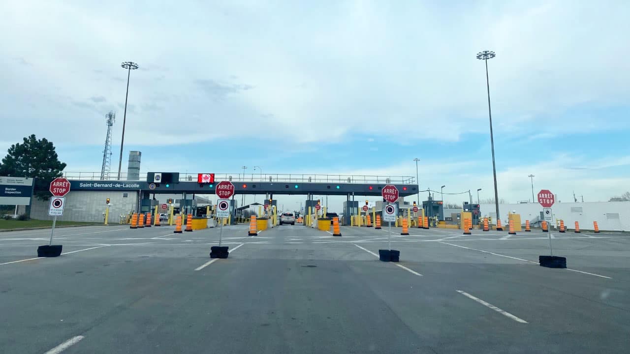 Mardi après-midi, le poste-friontière canadien était inoccupé.