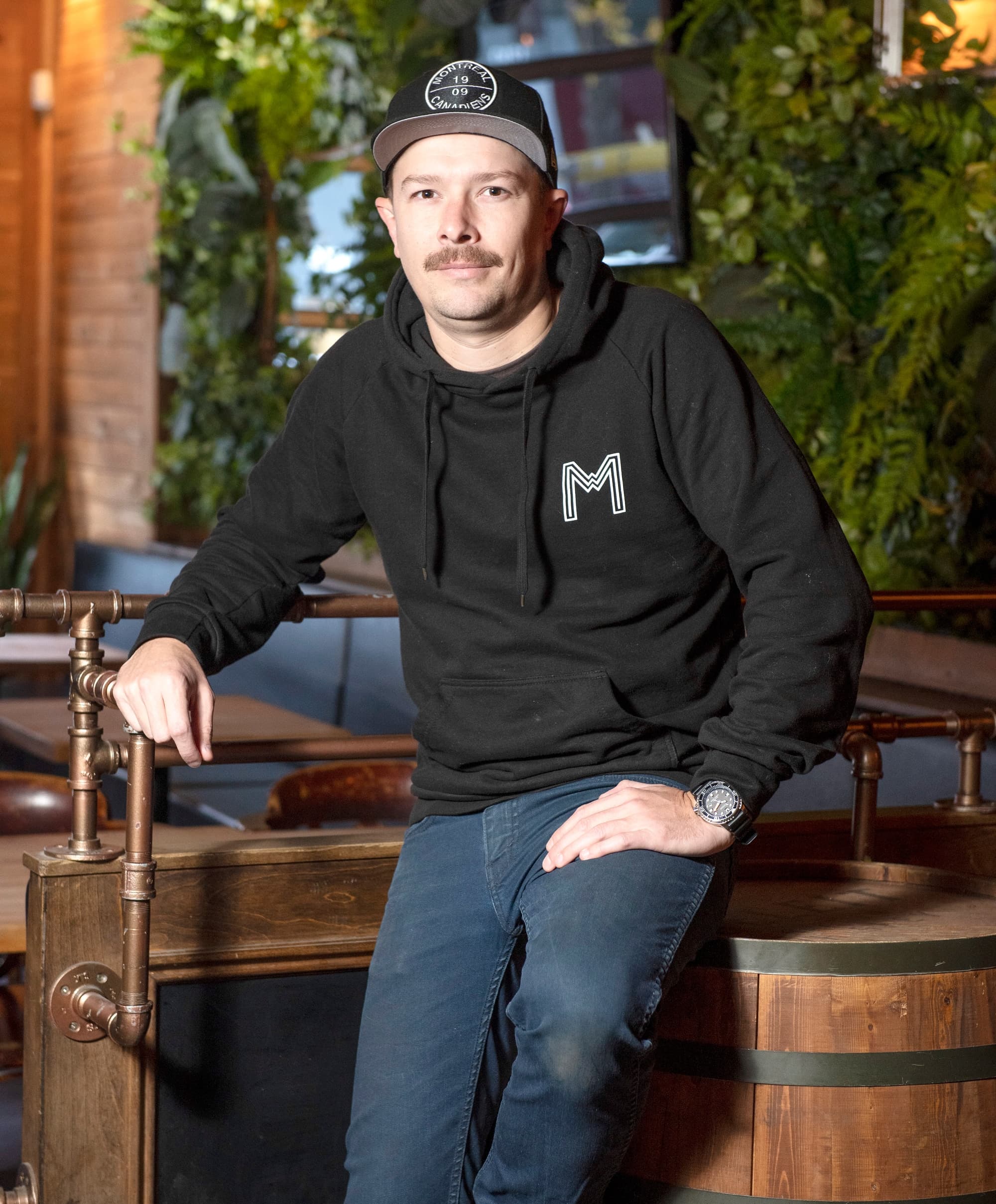 Charles Landry, propriétaire de la Taverne Midway