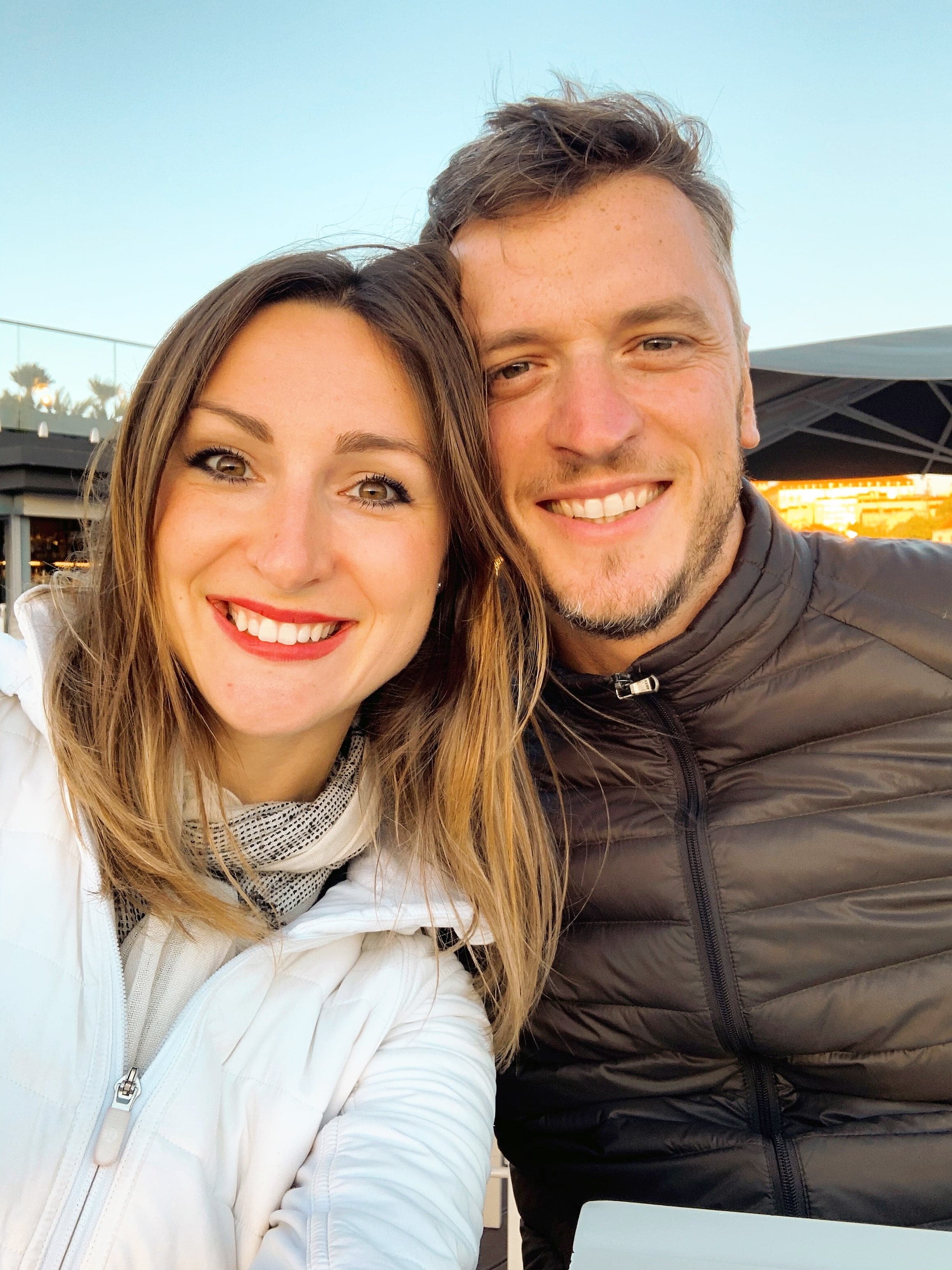 Thalie St-Cyr vit en France depuis quatre ans avec son conjoint Jonathan De Guio. Originaire de Gatineau, elle souhaite pouvoir célébrer Noël au Québec.