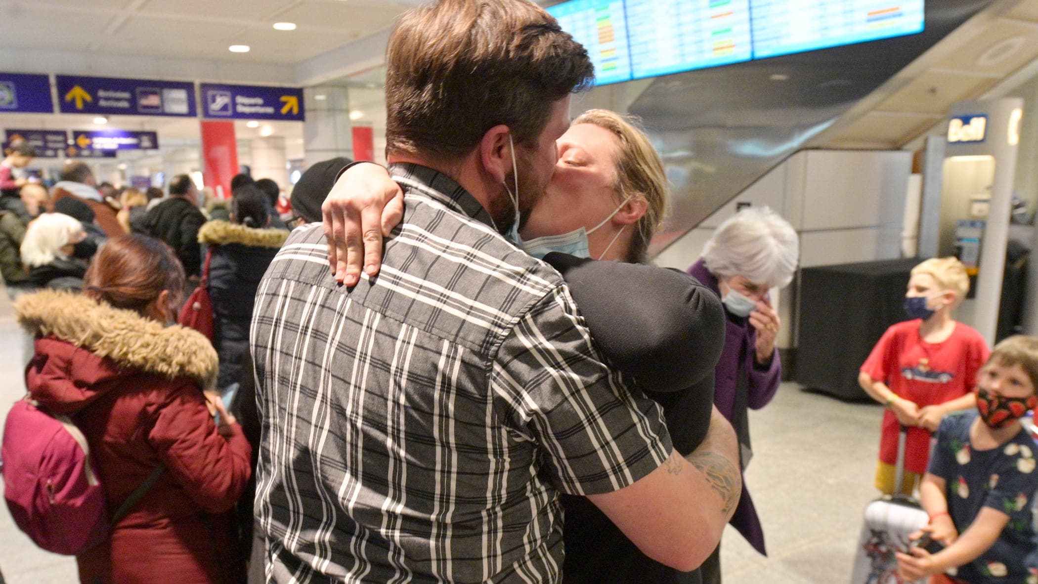 Noémi Storme, qui vit en Australie, a pu retrouver son premier amour et sa famille ici.