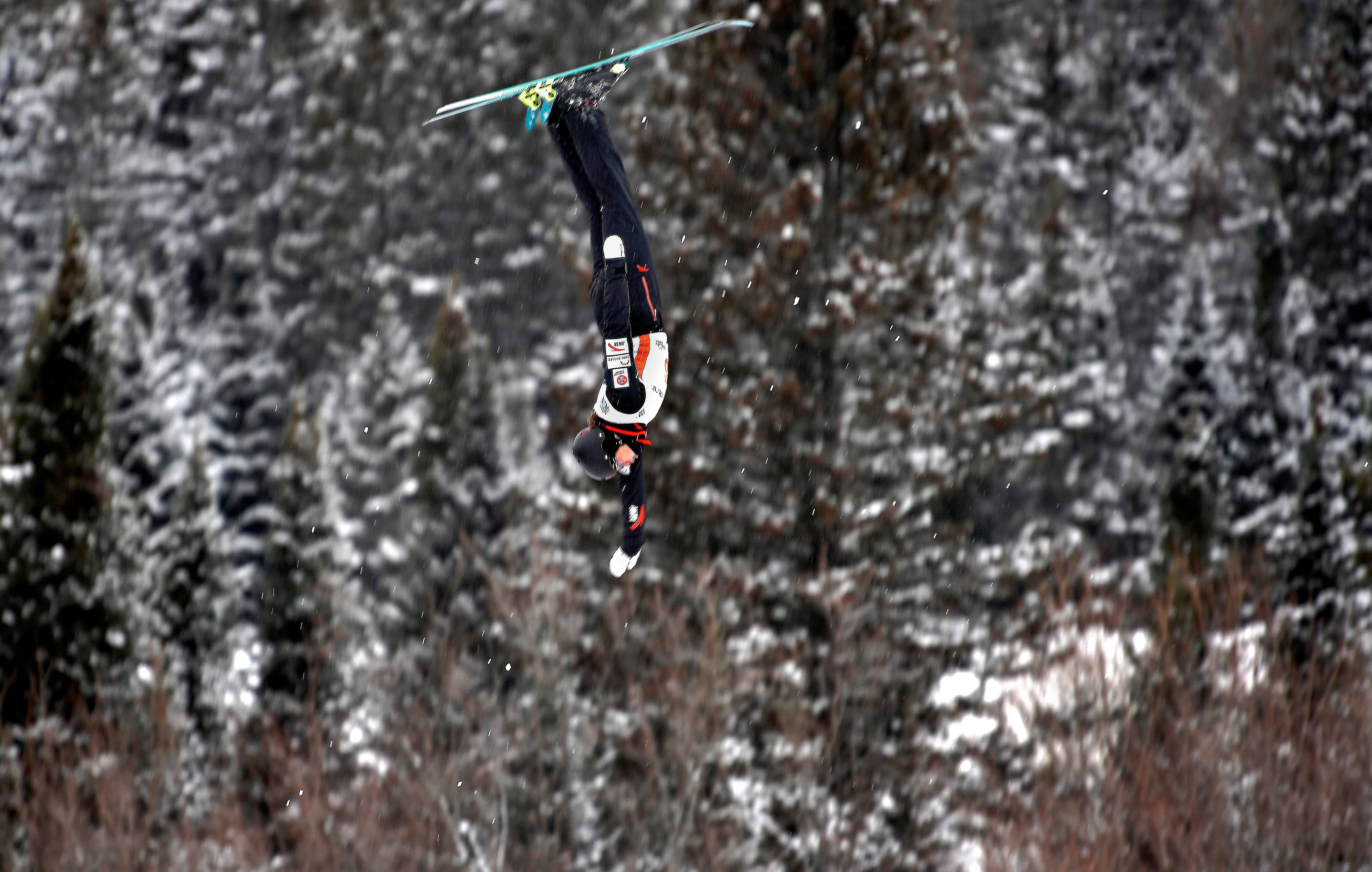 La skieuse acrobatique Marion Thenault s'est fait un nom dans le monde des sauts en remportant la médaille d'argent au Relais, à Lac-Beauport, près de Québec, en janvier.