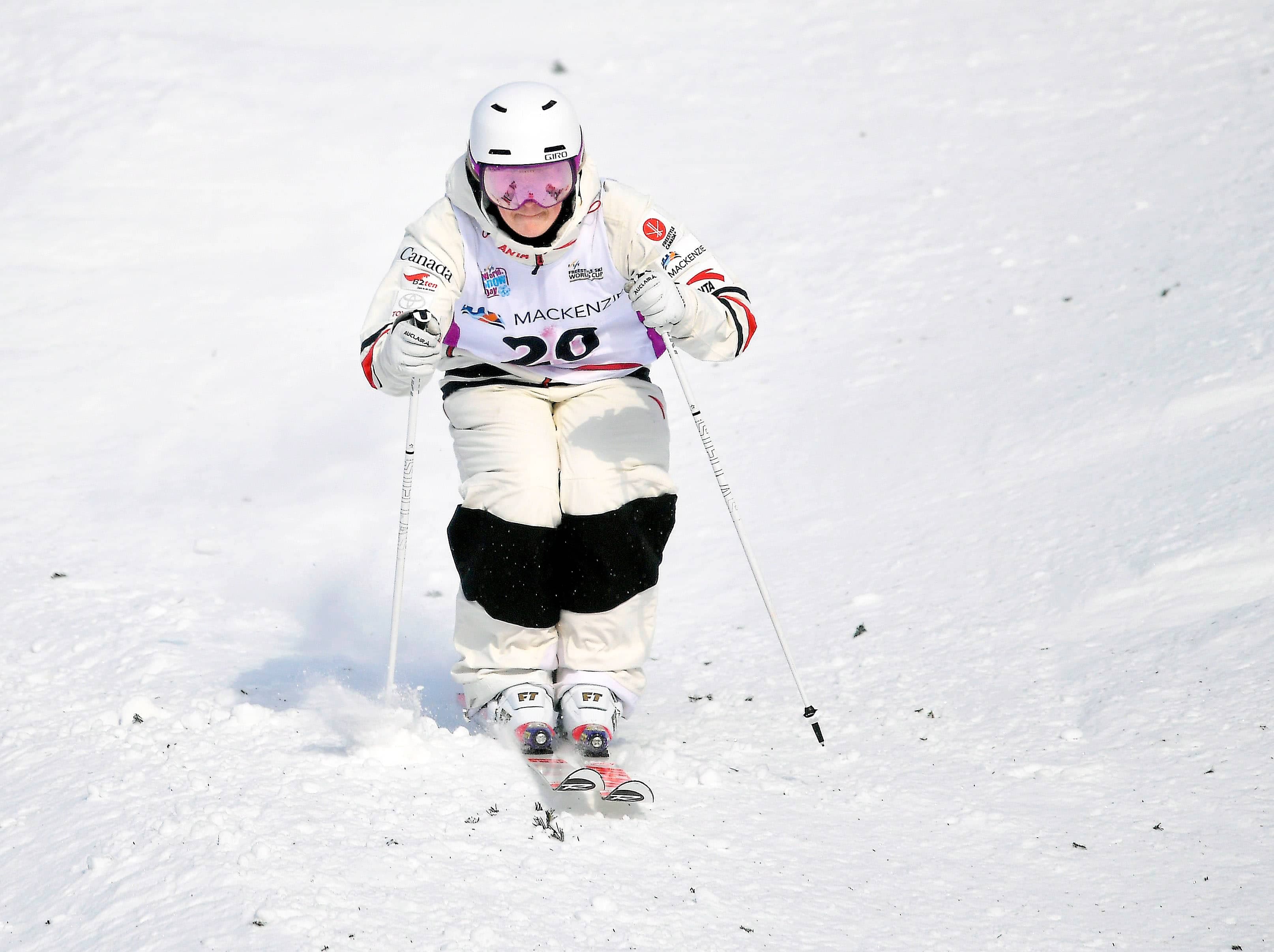 Justine Dufour-Lapointe a signé sa meilleure performance de la saison vendredi avec une neuvième place et a bon espoir de faire mieux samedi.