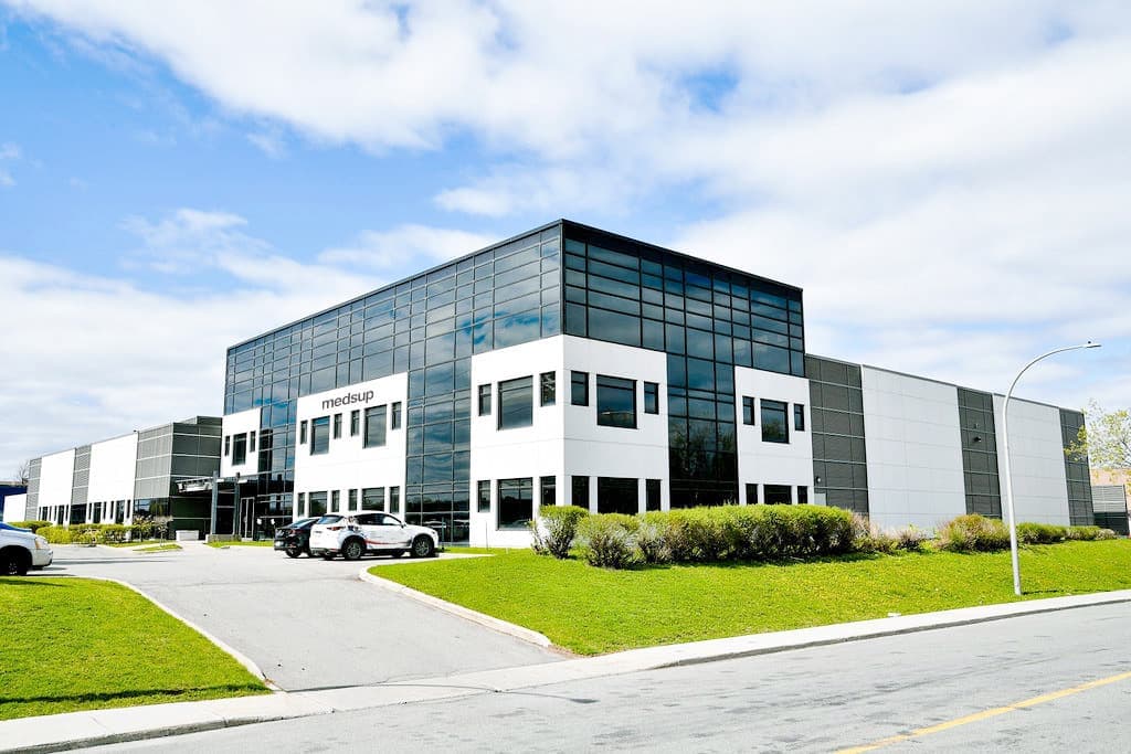 L’usine de l’entreprise MedSup Medical est située dans Saint-Laurent, à Montréal.