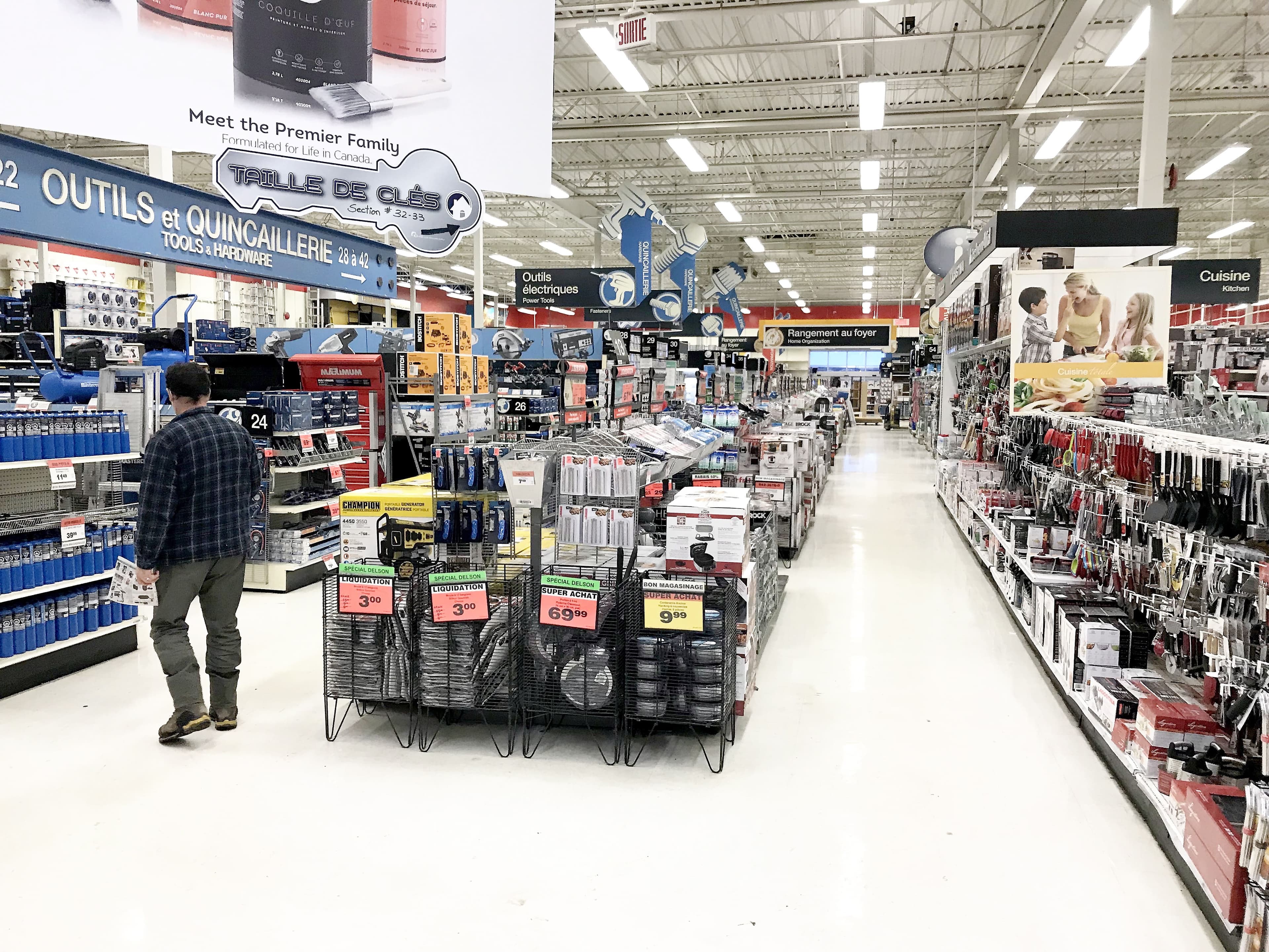 À compter du 24 janvier, les non-vaccinés québécois n’auront plus accès aux magasins à grande surface, comme les Canadian Tire.