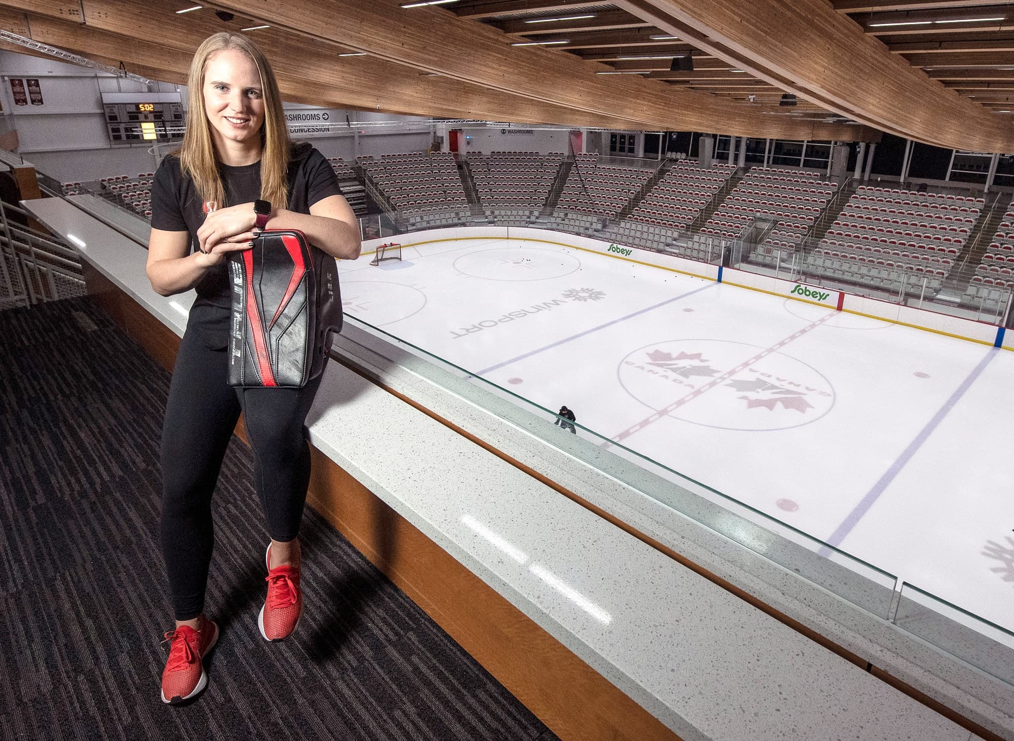 La gardienne Ann-Renée Desbiens s’est entraînée à Calgary au cours des derniers mois.